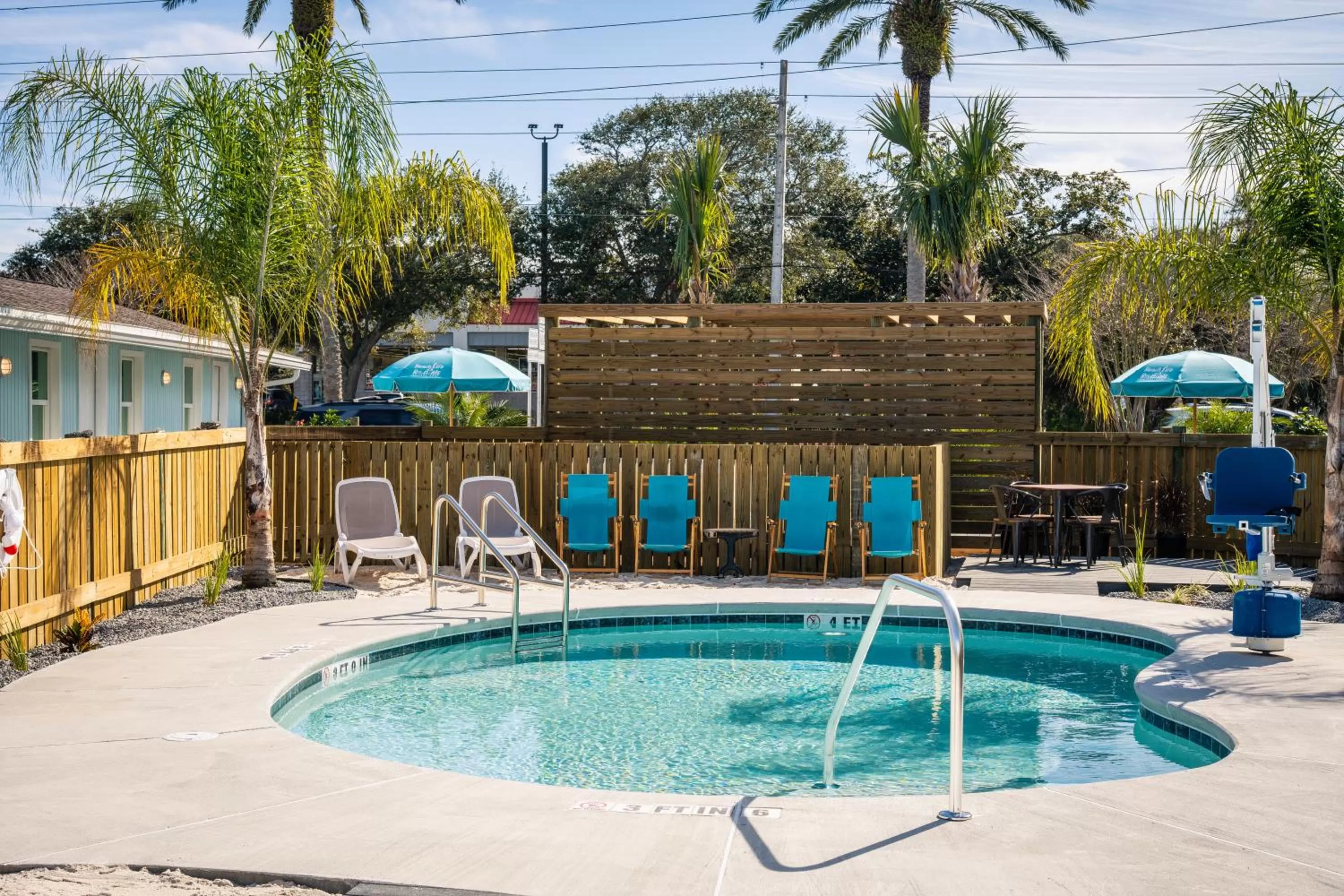 Swimming pool in Salt Air Inn & Suites