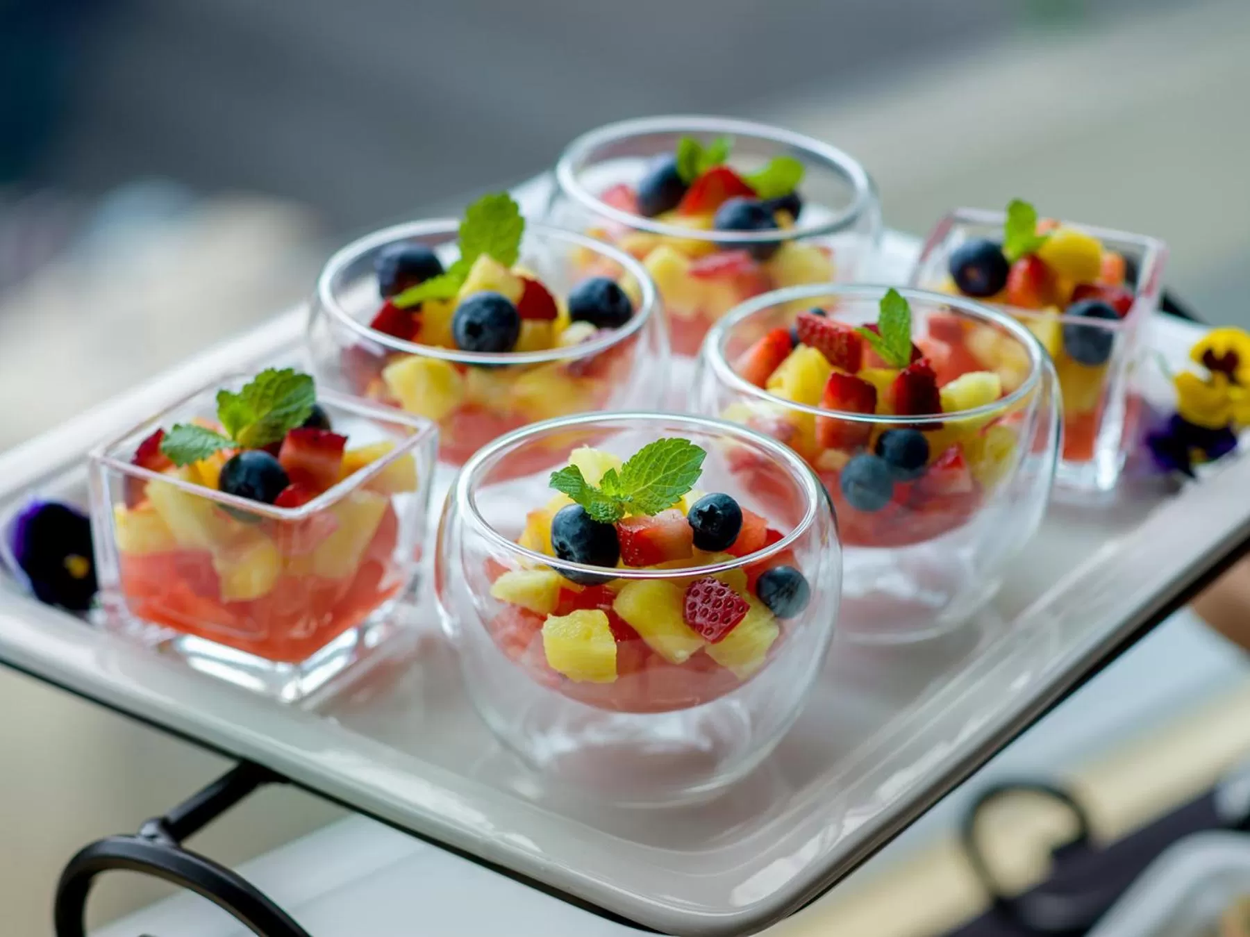 Food and drinks in Hotel Stage