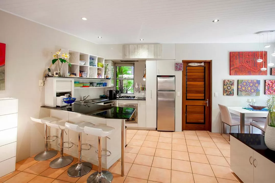 Kitchen or kitchenette, Kitchen/Kitchenette in L'Auberge Noosa