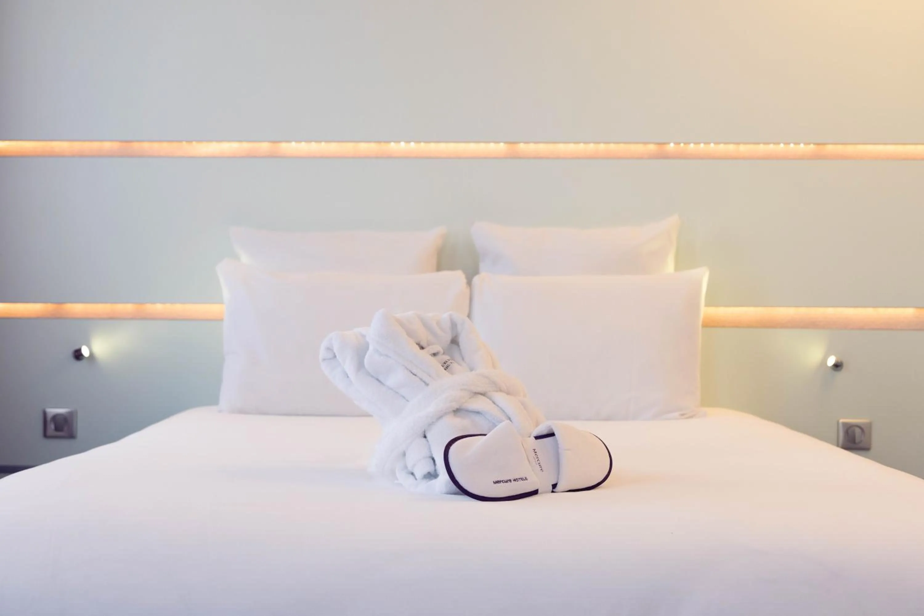 Bedroom, Bed in Mercure Paris Ivry Quai De Seine