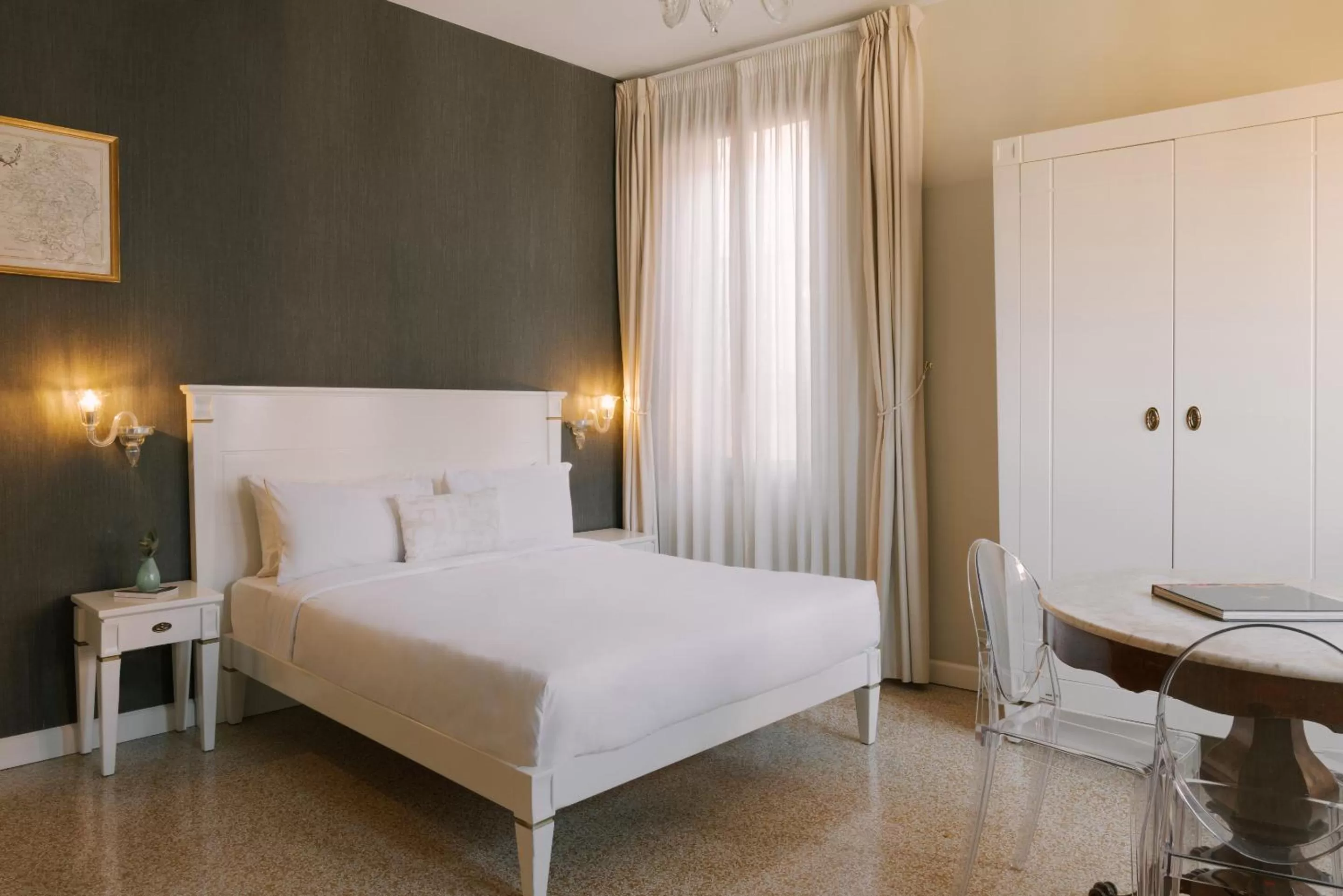 Living room, Bed in iH Hotels Venezia Salute Palace