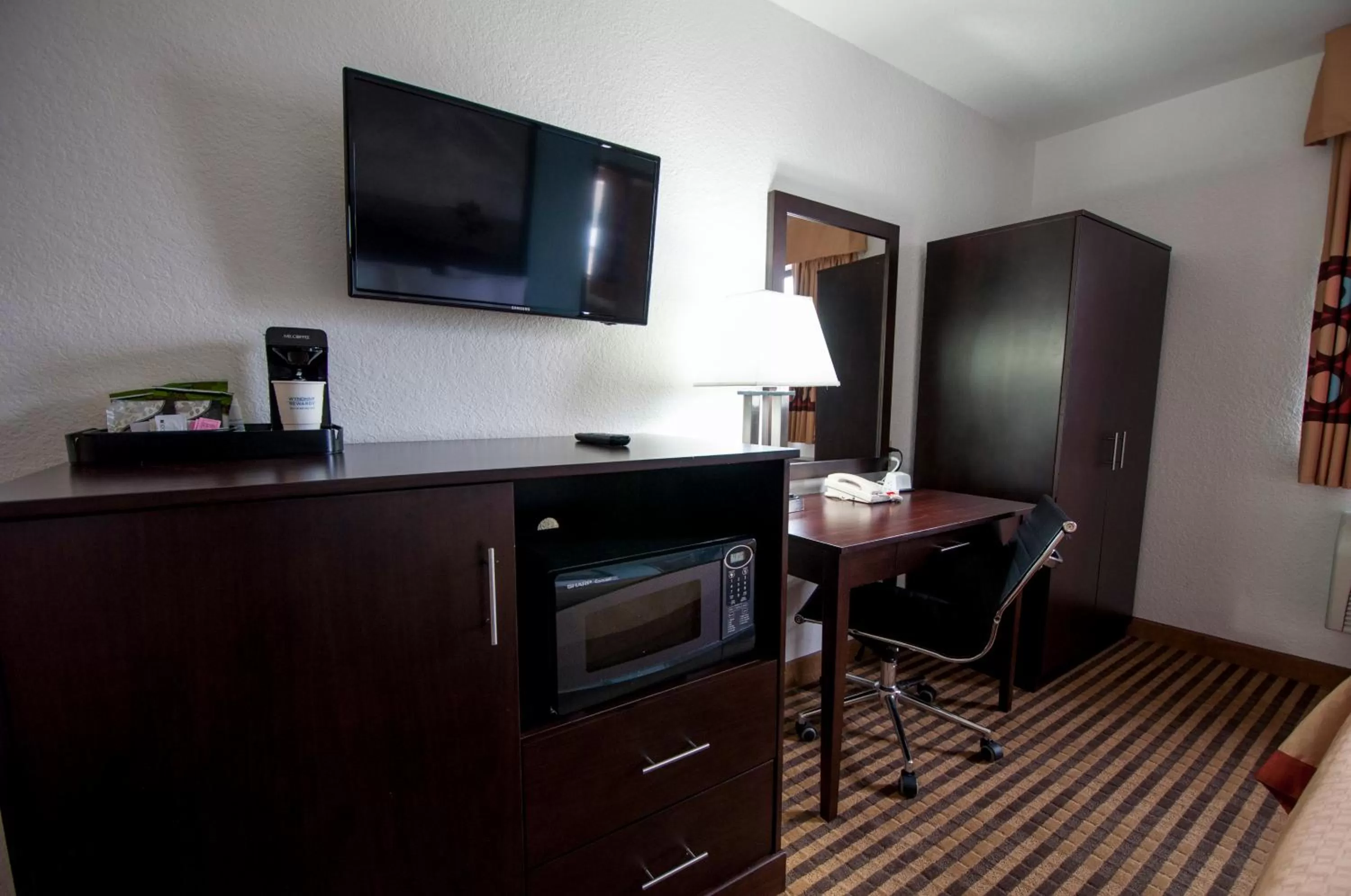 TV and multimedia in Quality Inn Wenatchee-Leavenworth