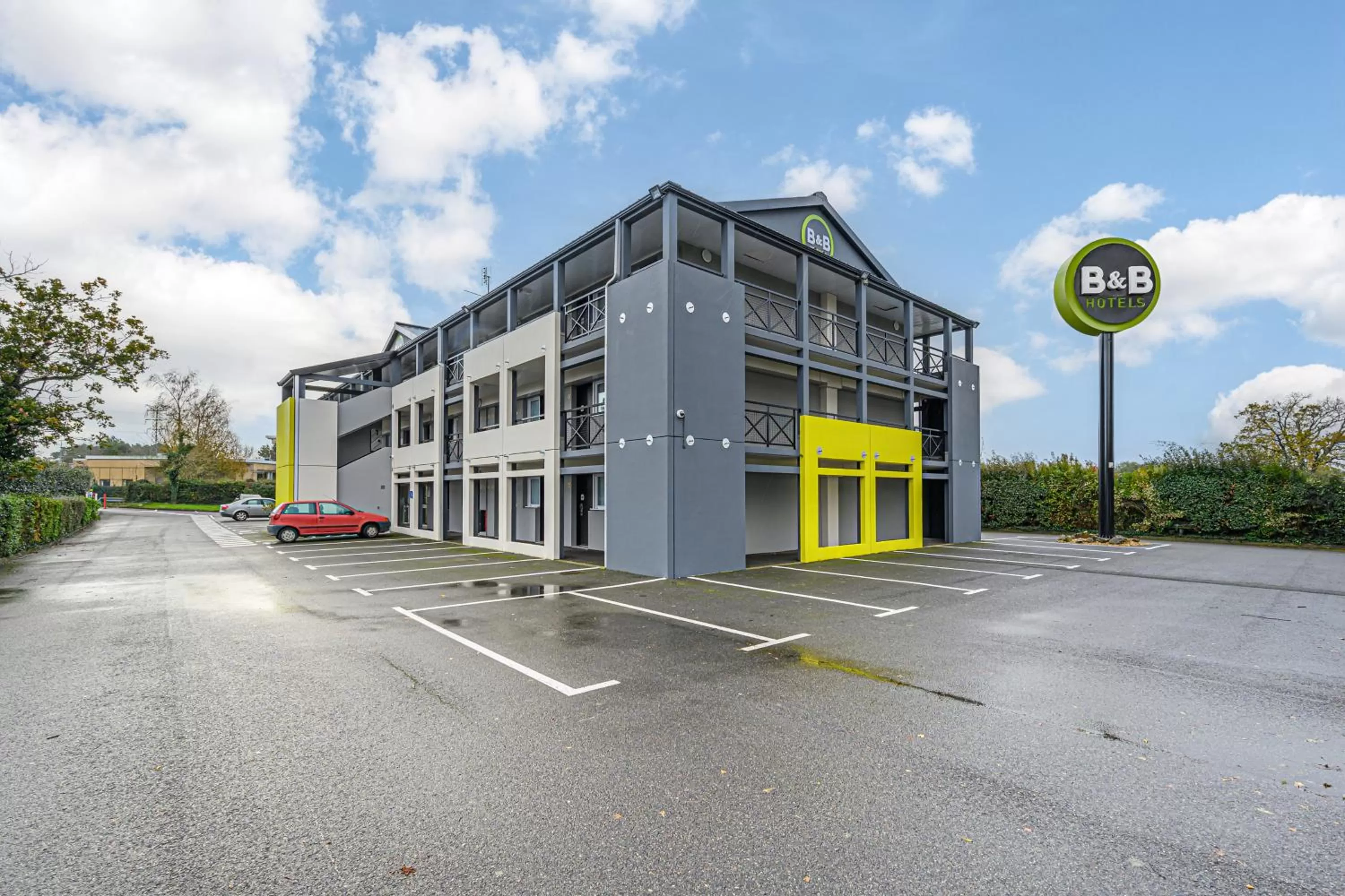 Property building in B&B HOTEL Vannes Est Golfe du Morbihan