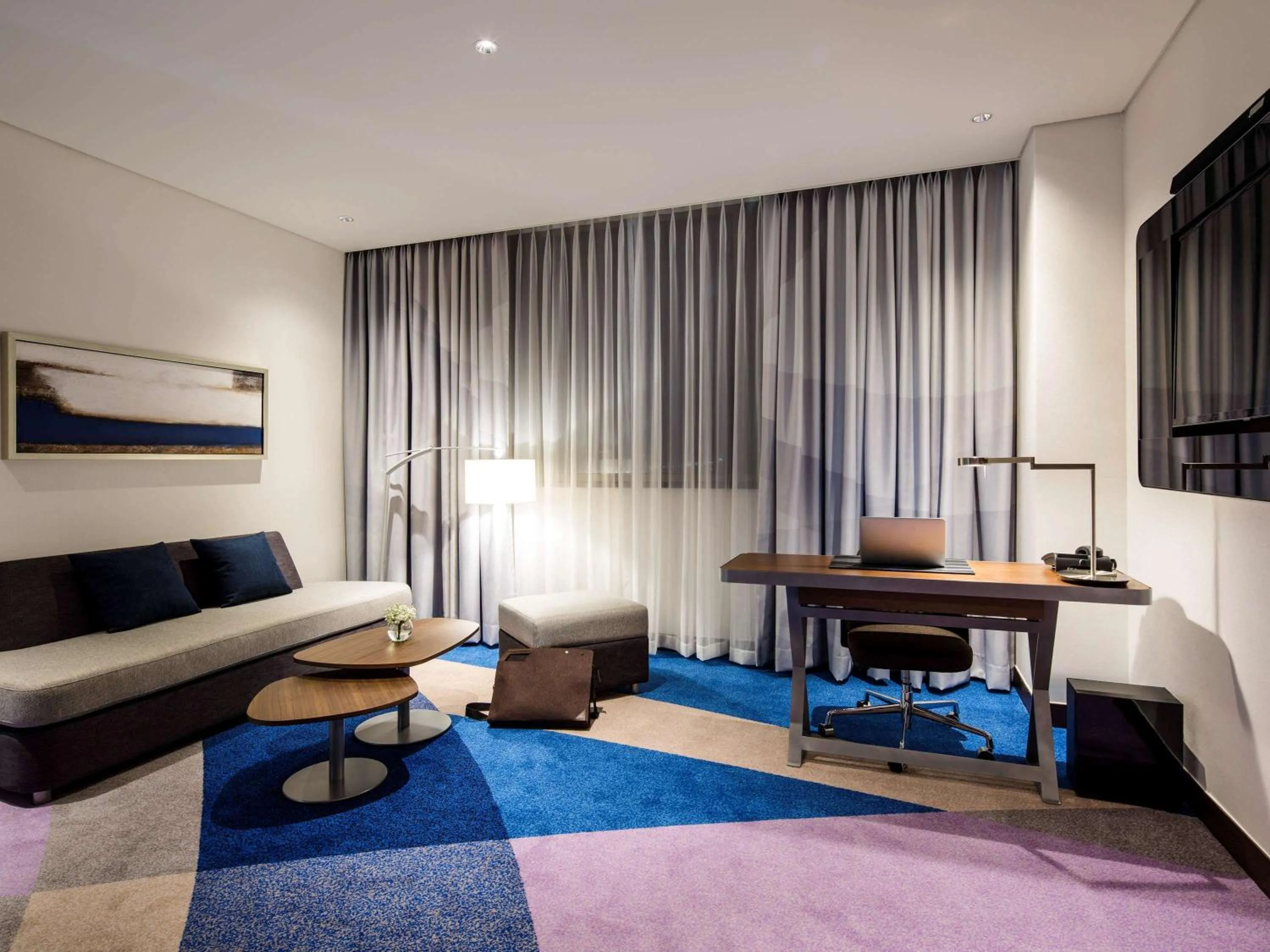 Photo of the whole room, Bed in Novotel Ambassador Suwon