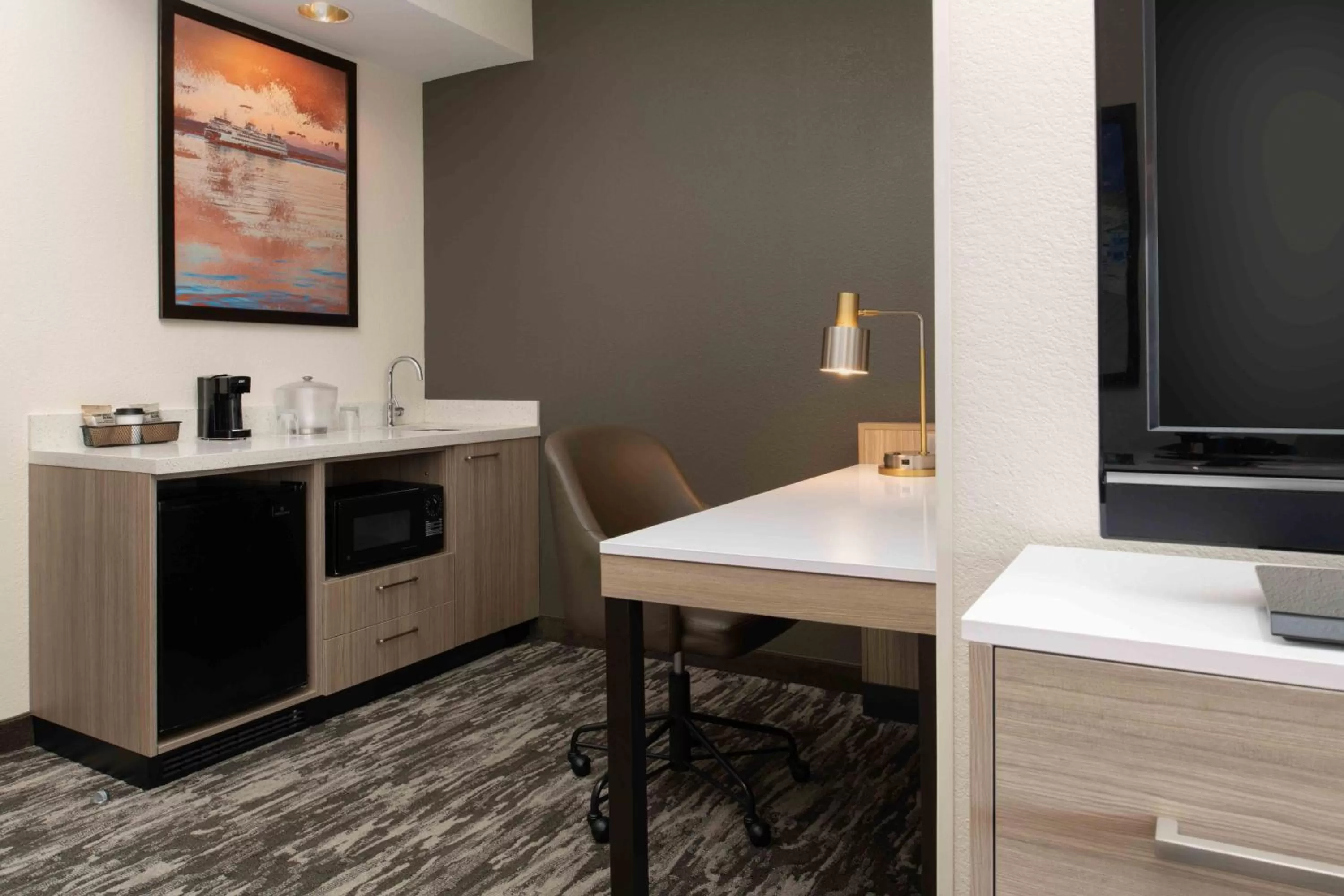Kitchen or kitchenette in SpringHill Suites Seattle Downtown, South Lake Union