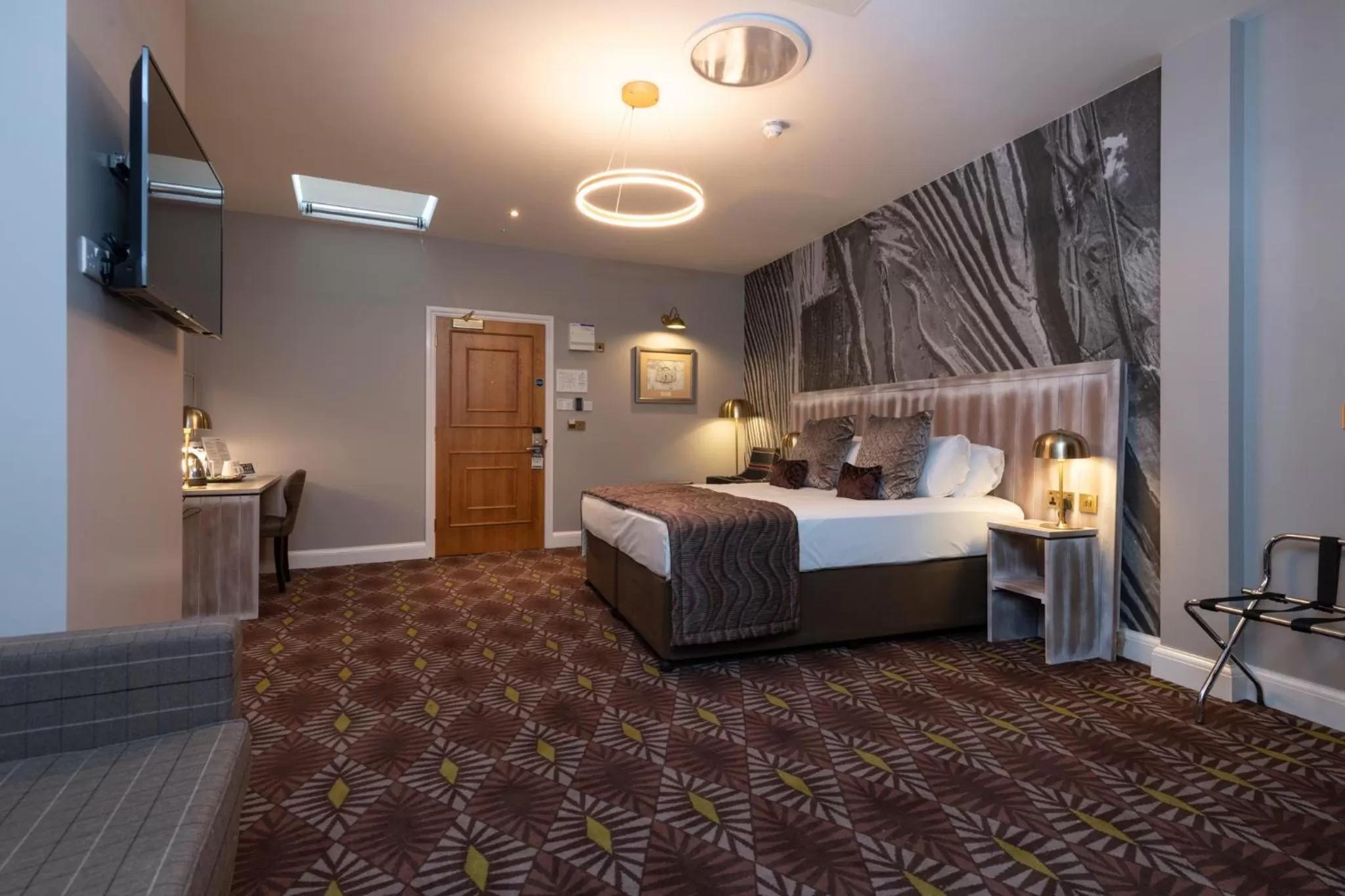 Bed in The Saxon Crown Wetherspoon