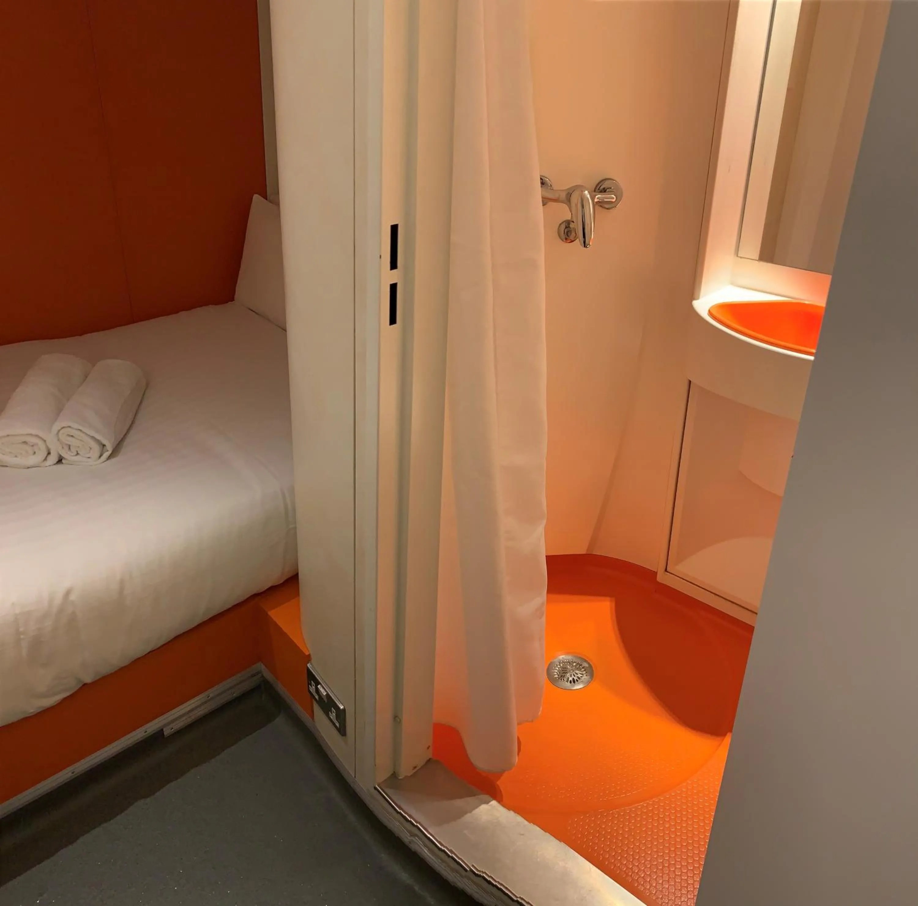 Bed in easyHotel South Kensington