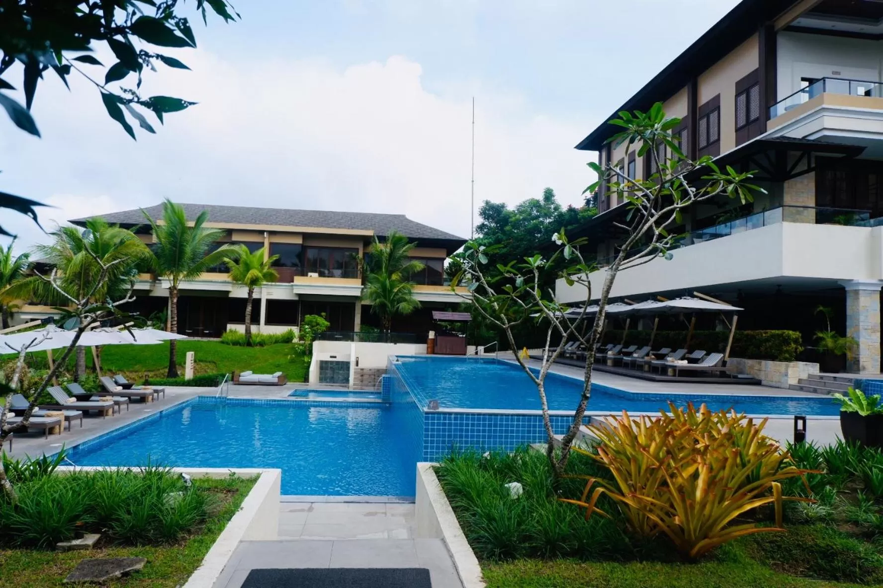 Swimming pool in Anya Resort Tagaytay