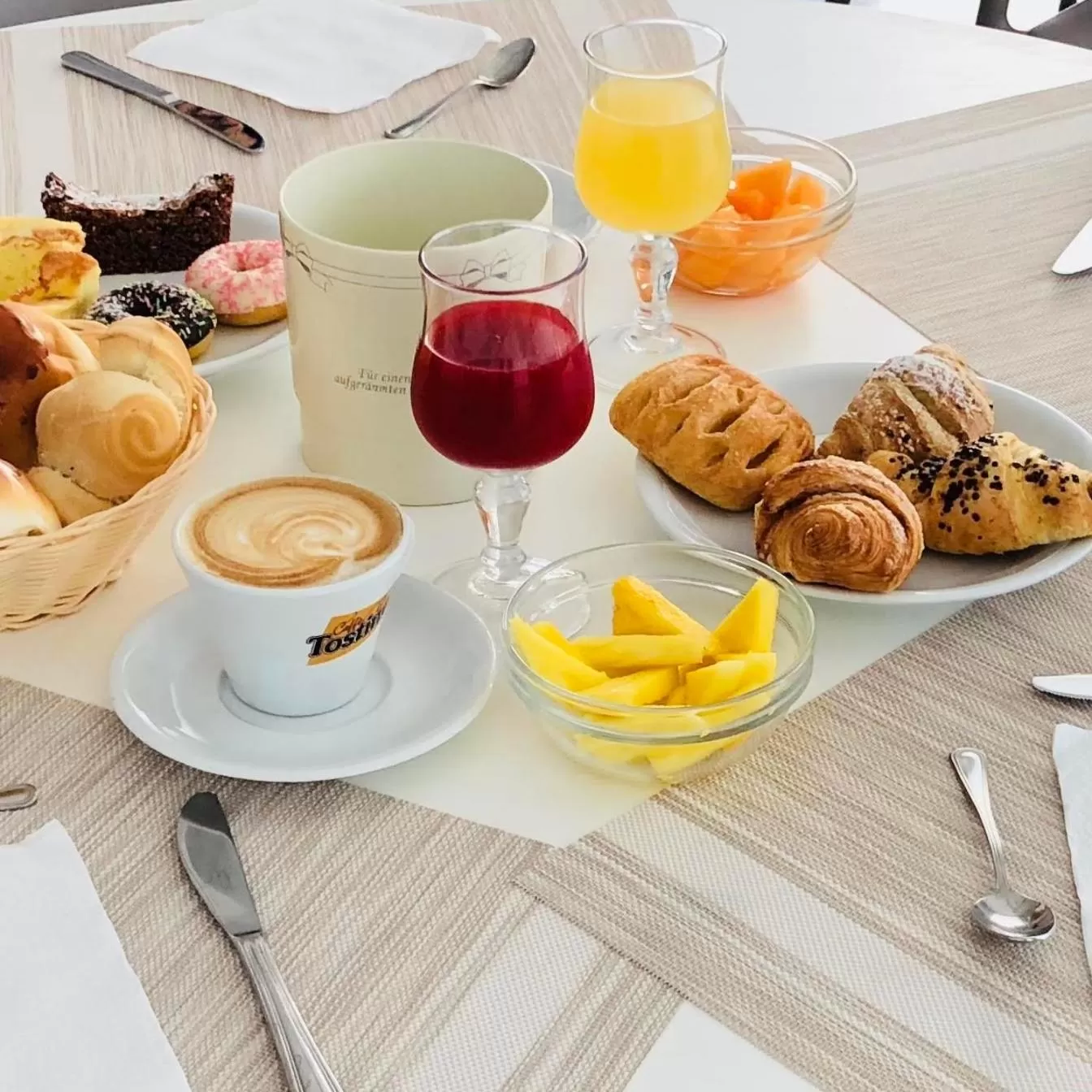 Food and drinks in Beach Hotel Clerice