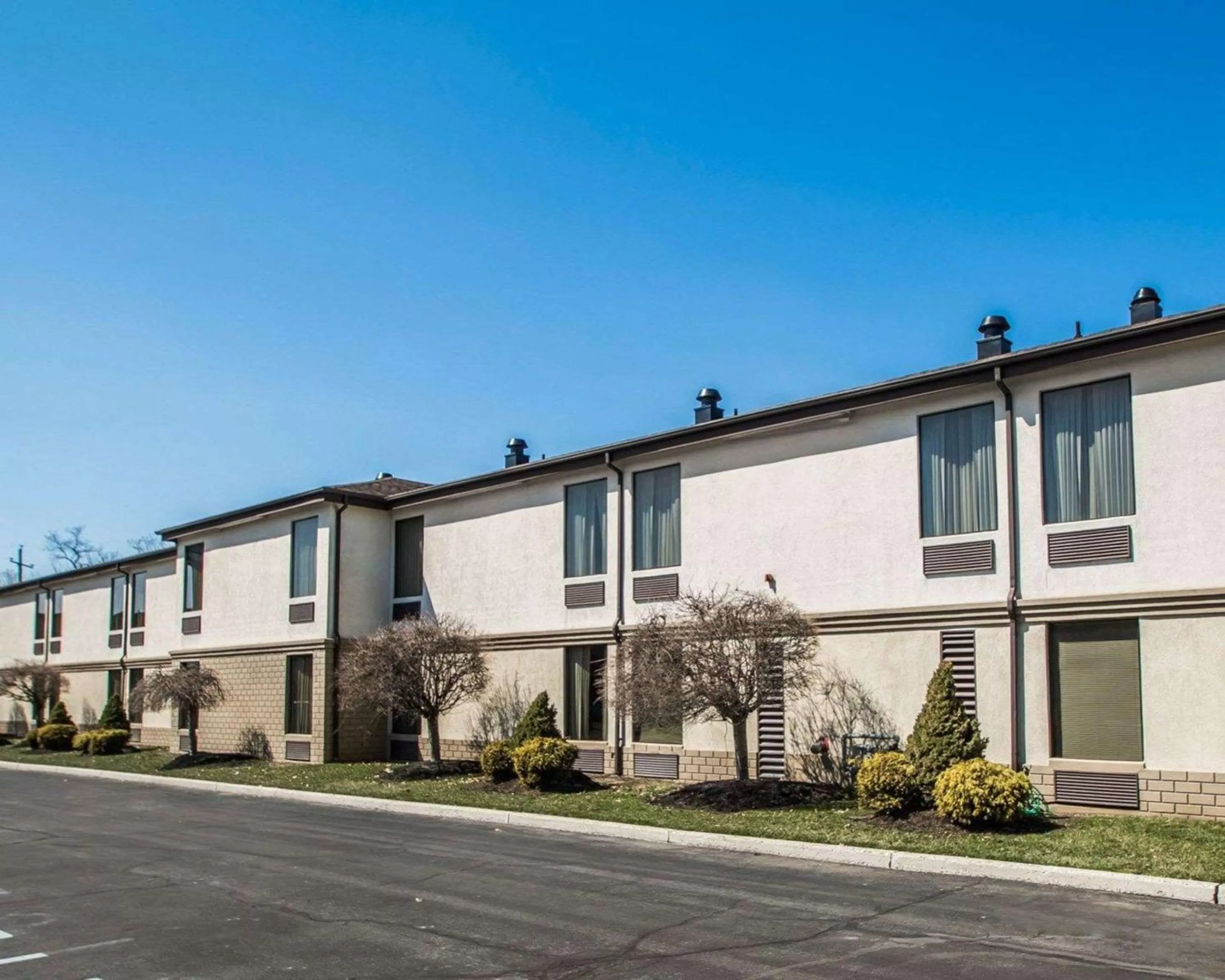 Property building in Quality Inn & Suites NJ State Capital Area