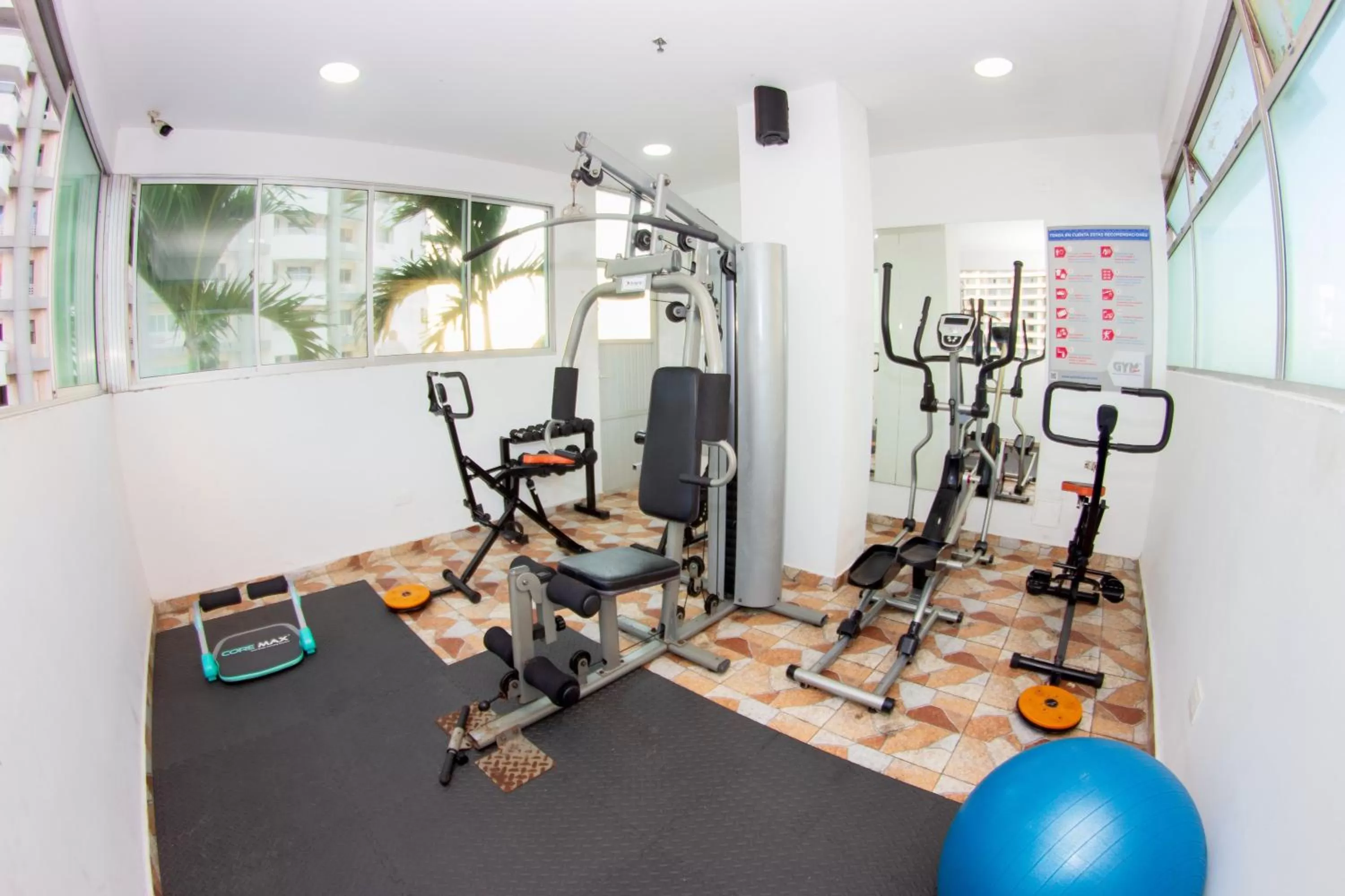 Fitness centre/facilities in Hotel Aixo Suites By GEH Suites