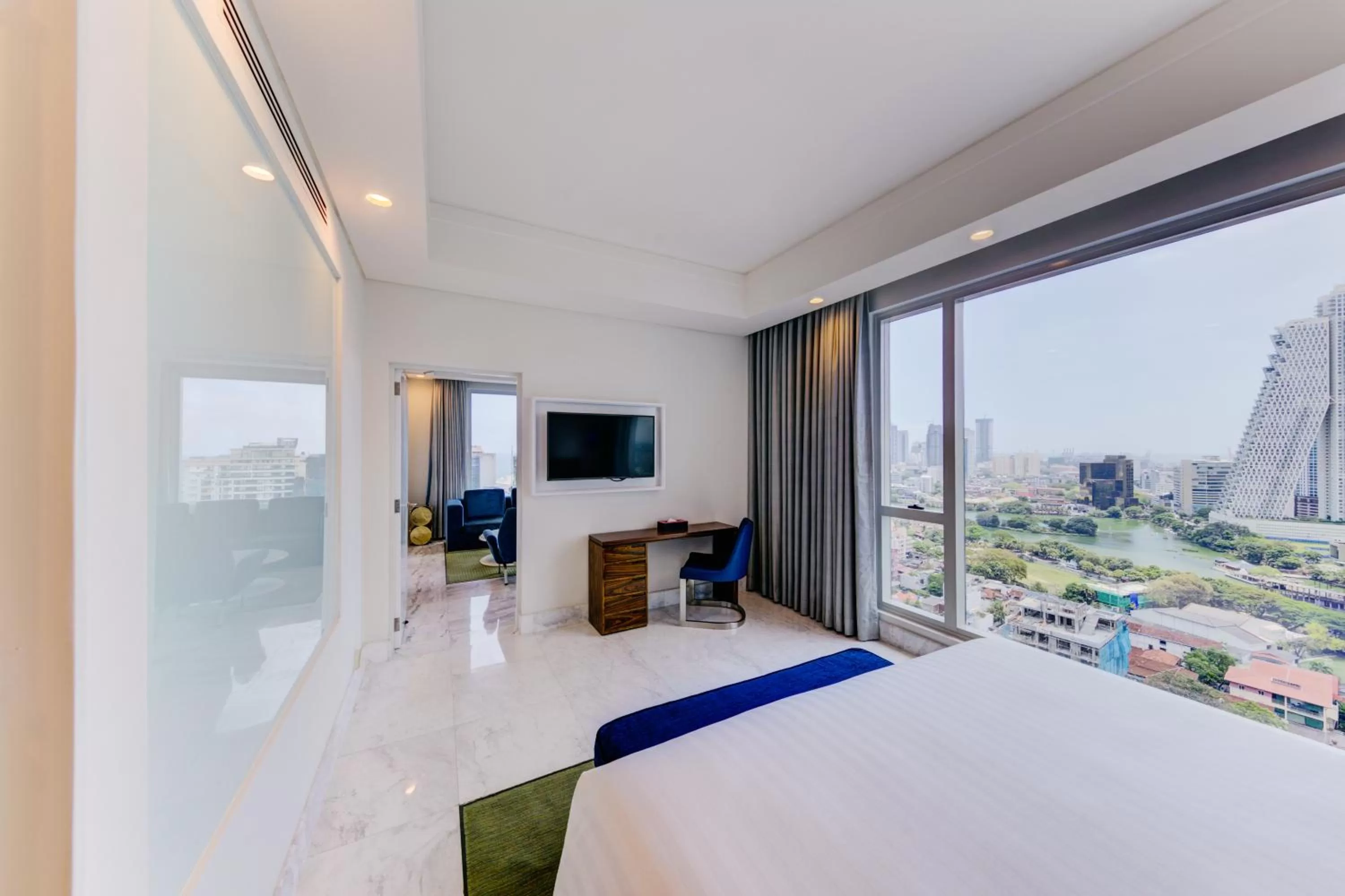 View (from property/room), Bed in Cinnamon Red Colombo