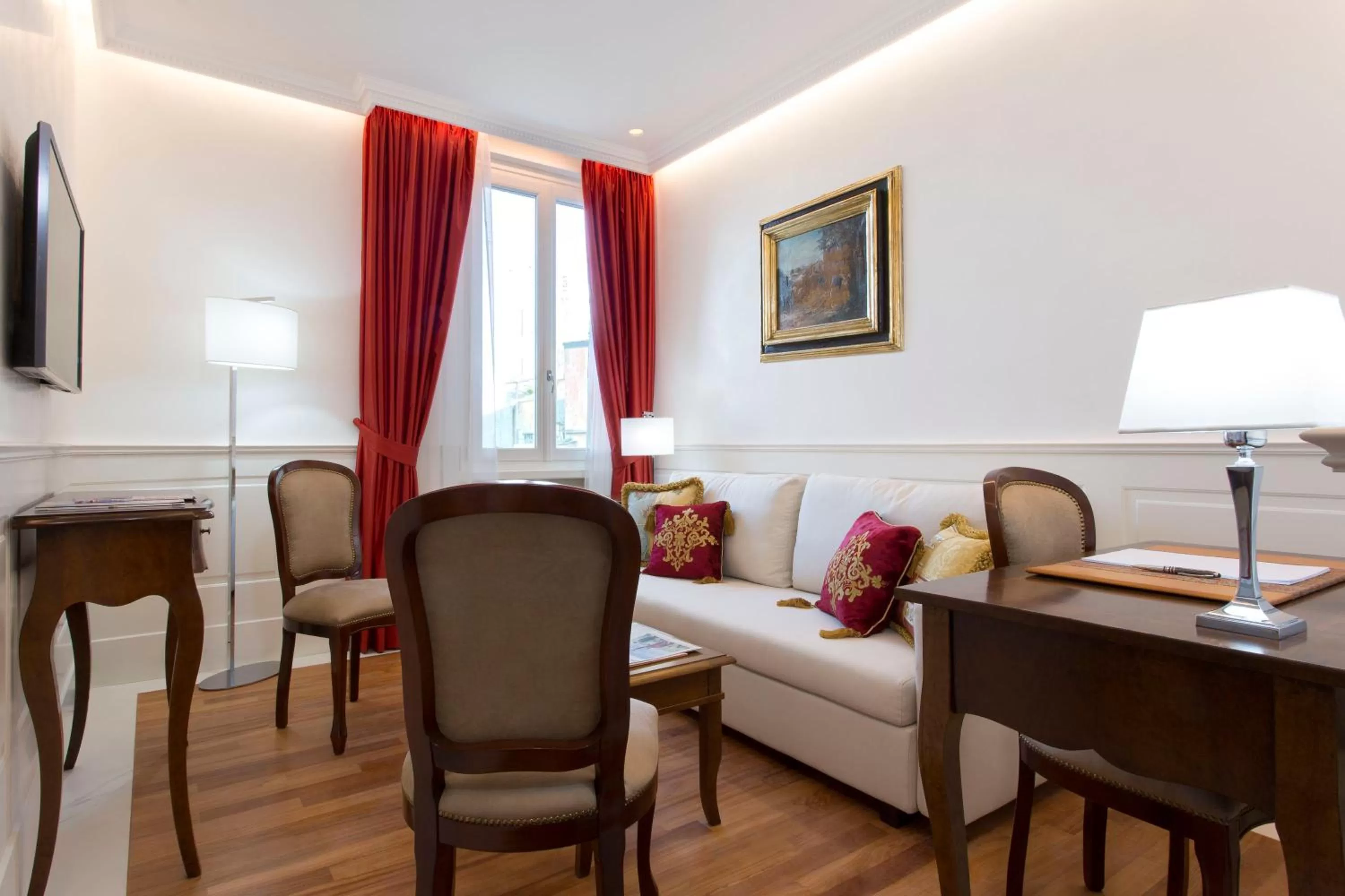 Seating area in Hotel Degli Artisti