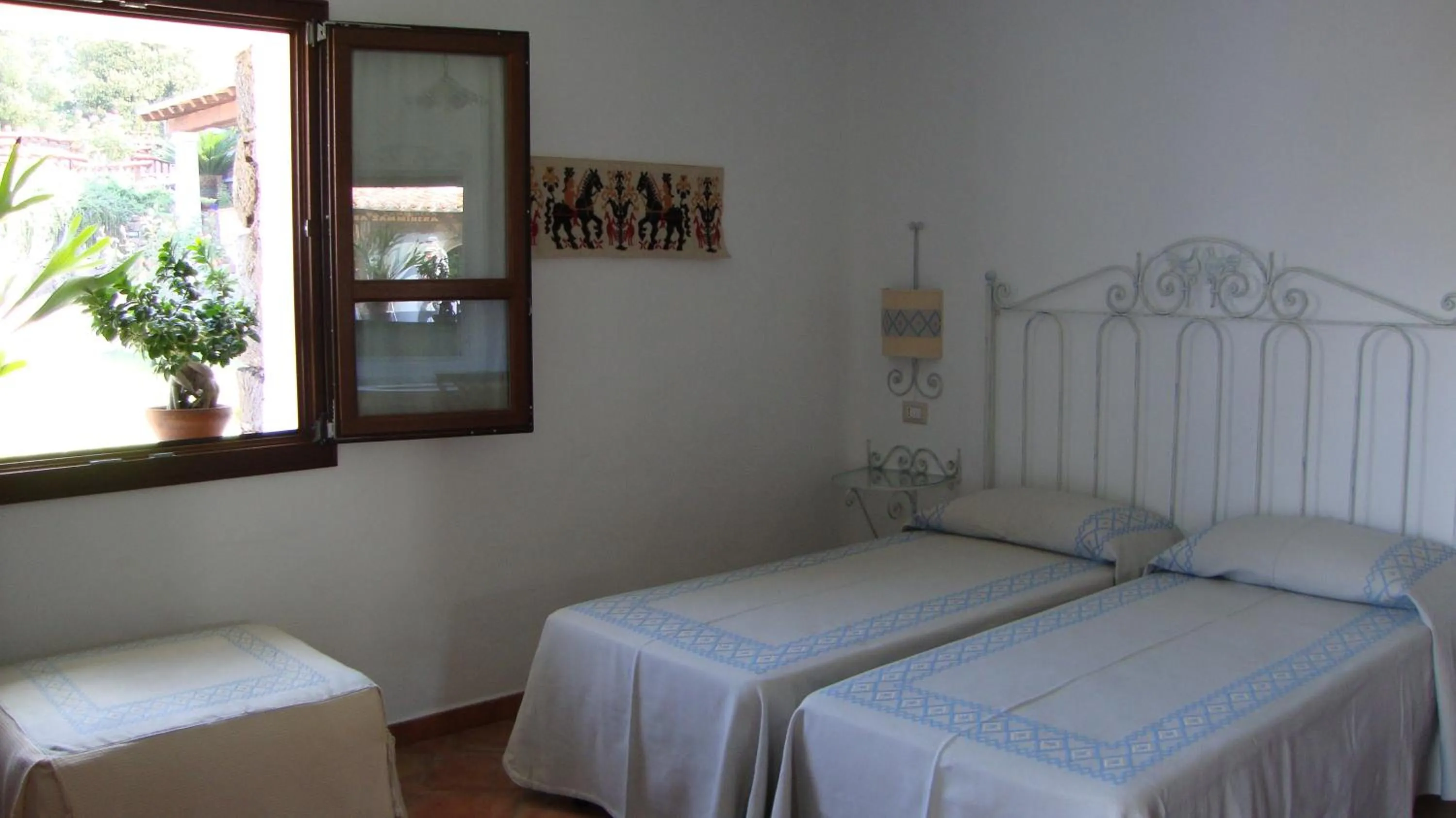 Standard Twin Room with Garden View in Turismo Rurale Belvedere Pradonos