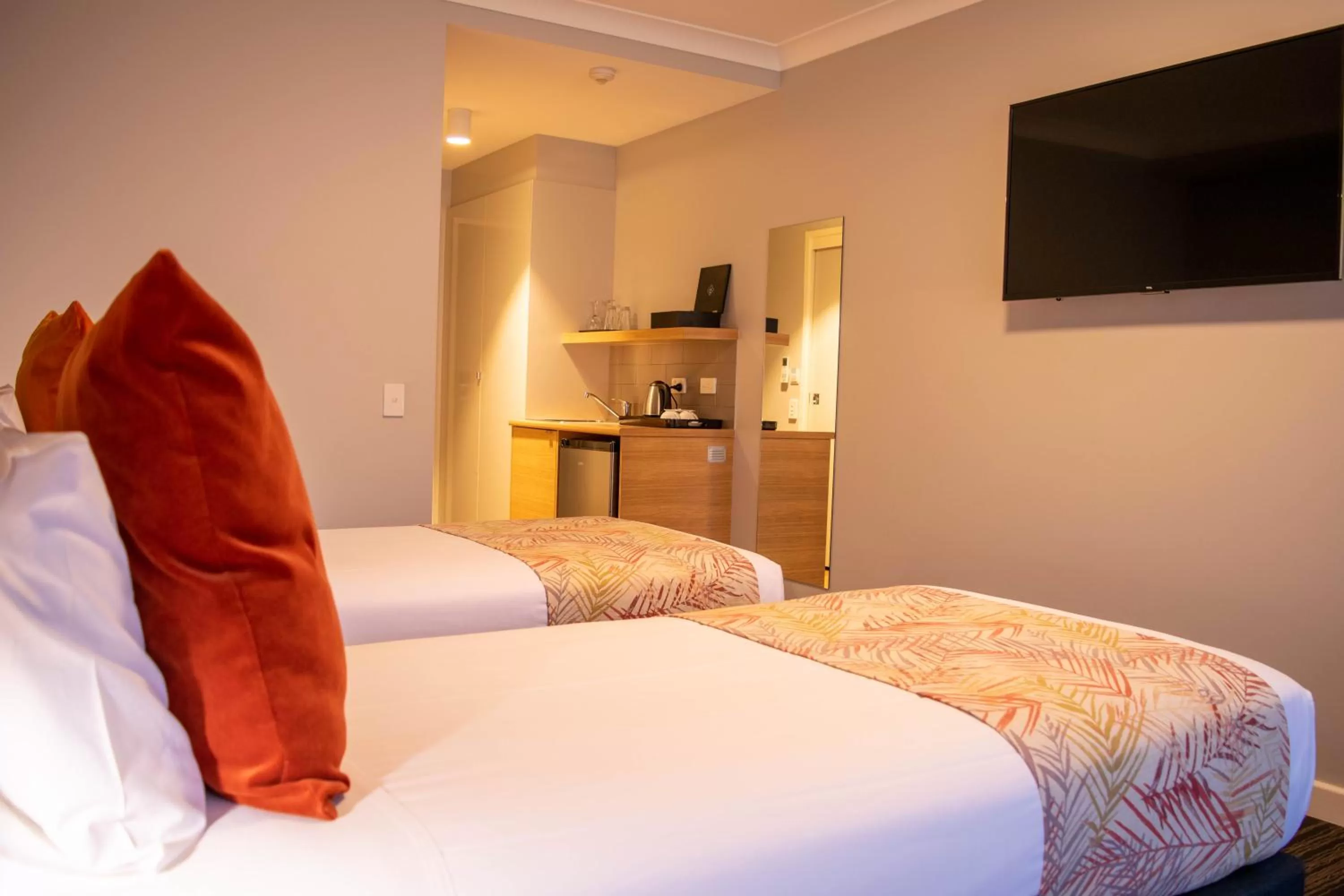 Bed in Potters Toowoomba Hotel