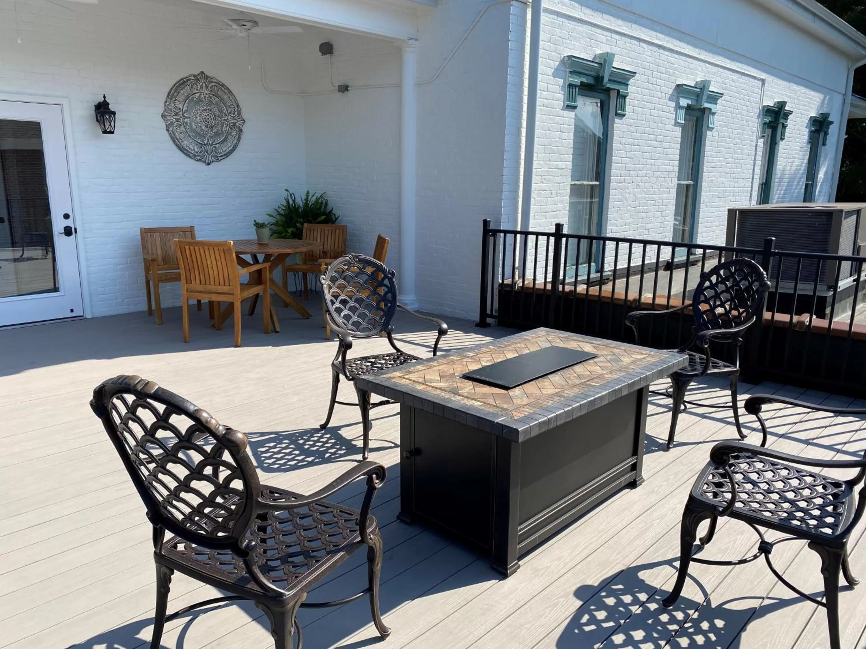 Seating Area in Belle Louise Historic Bed & Breakfast