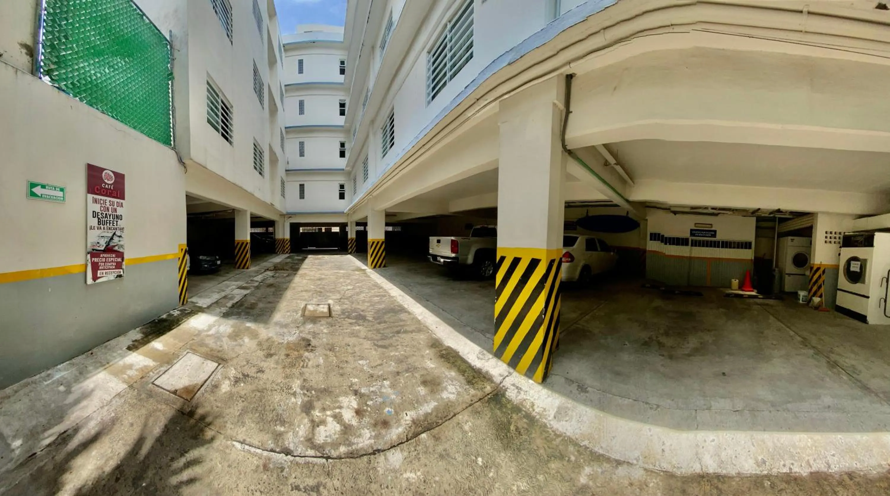 Hotel Delfines - a 2 calles del Acuario Veracruz