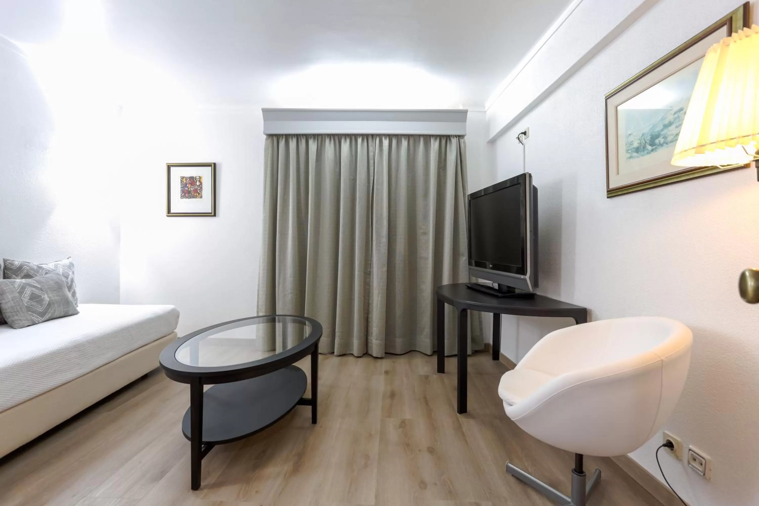 TV and multimedia, Bed in Hotel Arangues