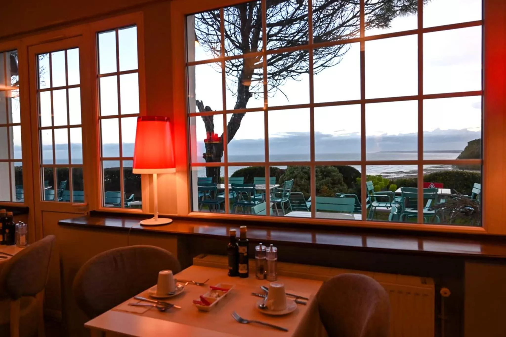 Restaurant/places to eat in The Originals Hôtel Le Cise Restaurant Chambres et Suites