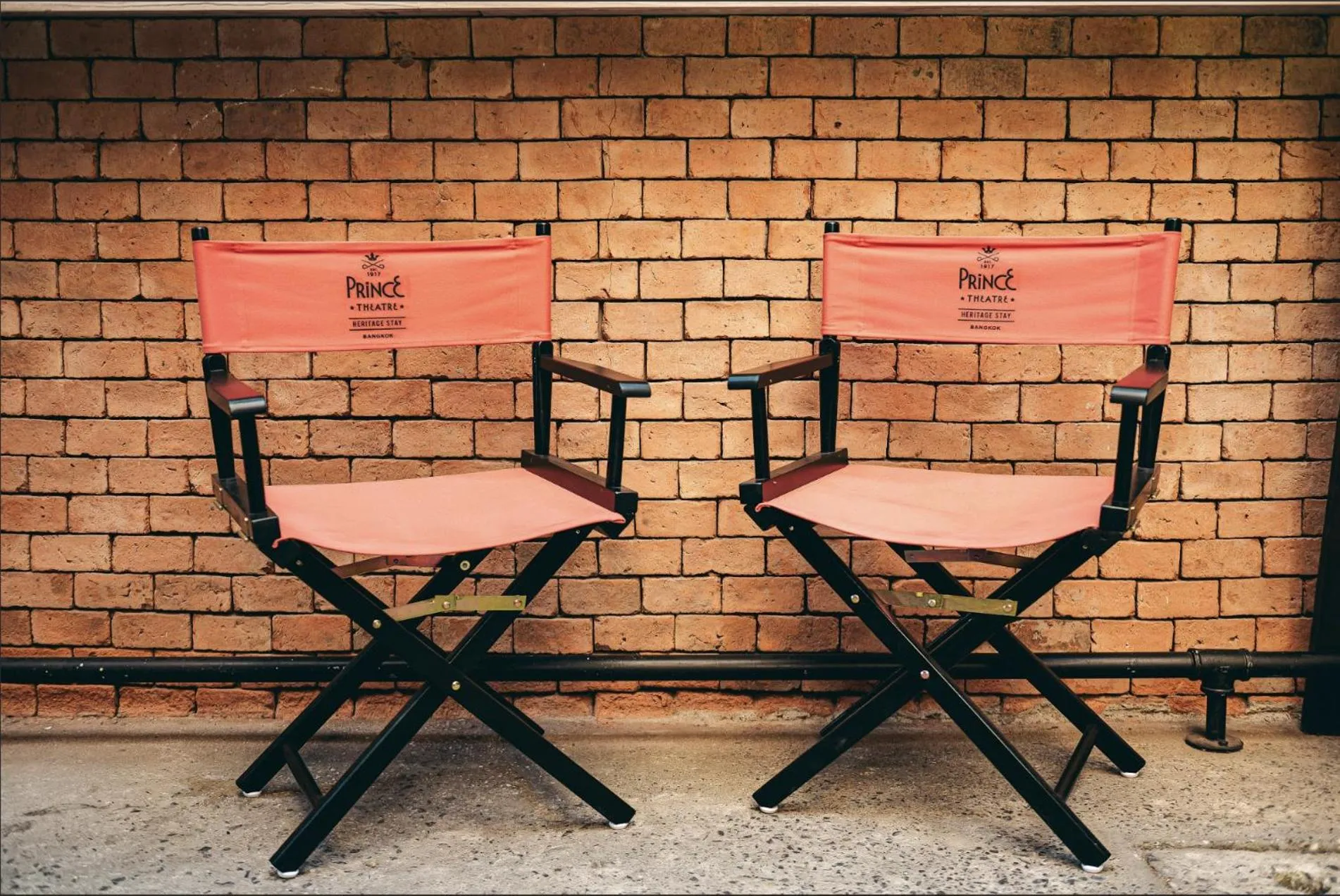 Seating area in Prince Theatre Heritage Stay Hostel - Silom
