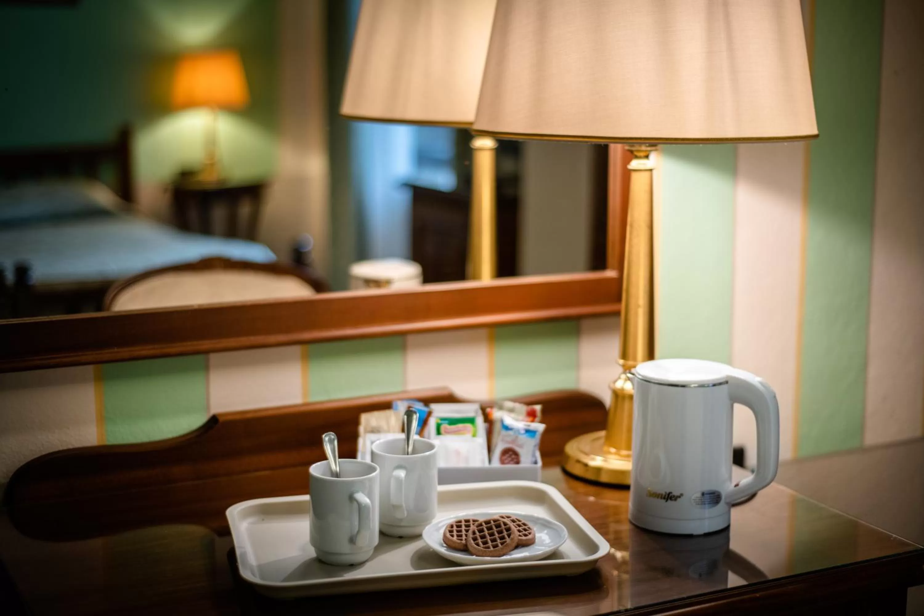 Food and drinks, Bed in Park Hotel Regina - with air-condition and outdoor heated pool