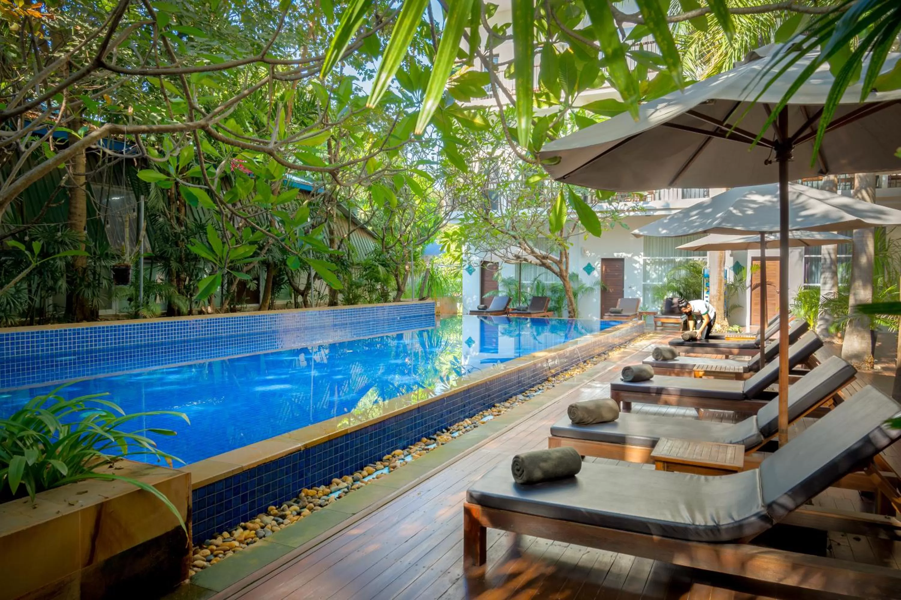 Swimming pool in Landing Gold by Amatak