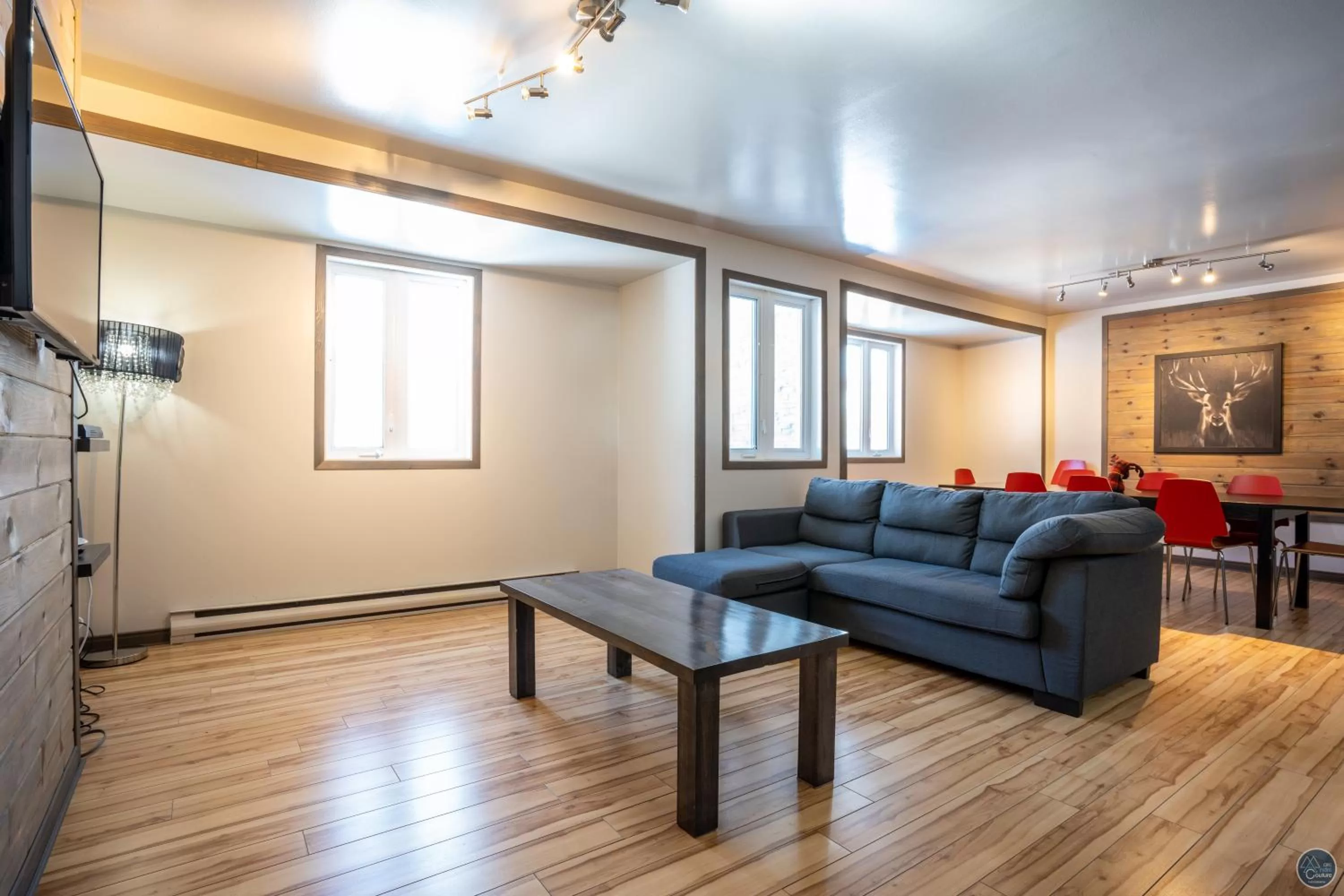 Kitchen or kitchenette, Seating Area in Auberge Éva