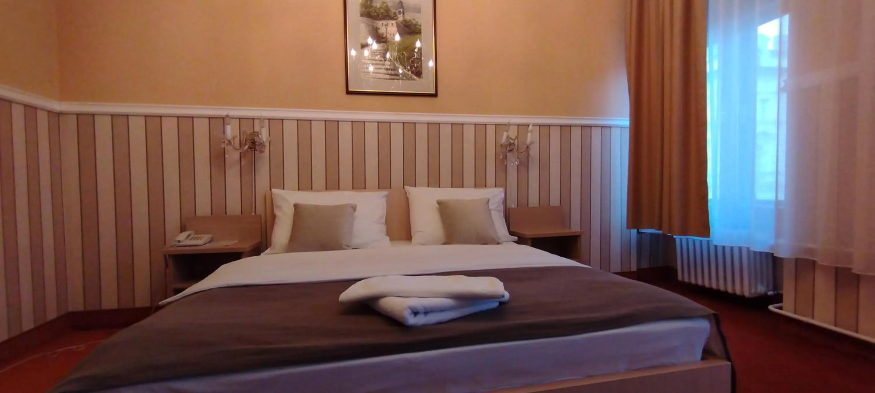 Bedroom, Bed in Hotel Vojvodina