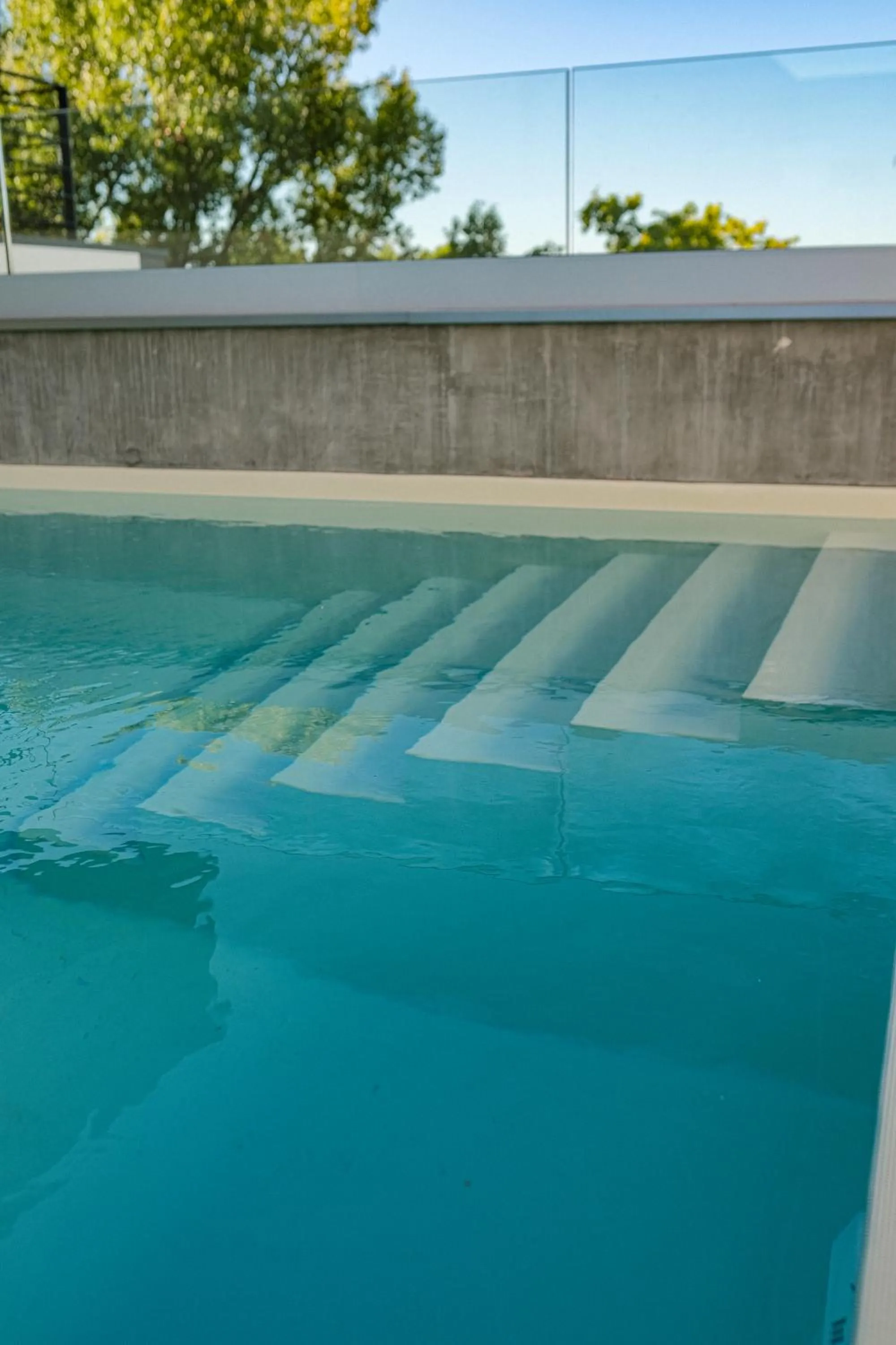 Swimming pool in Live Hotels Bordeaux Lac