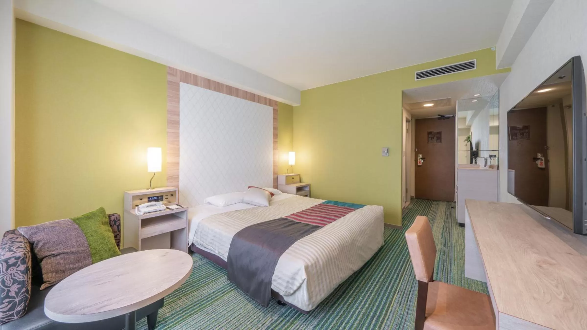 Photo of the whole room, Bed in New Otani Inn Sapporo