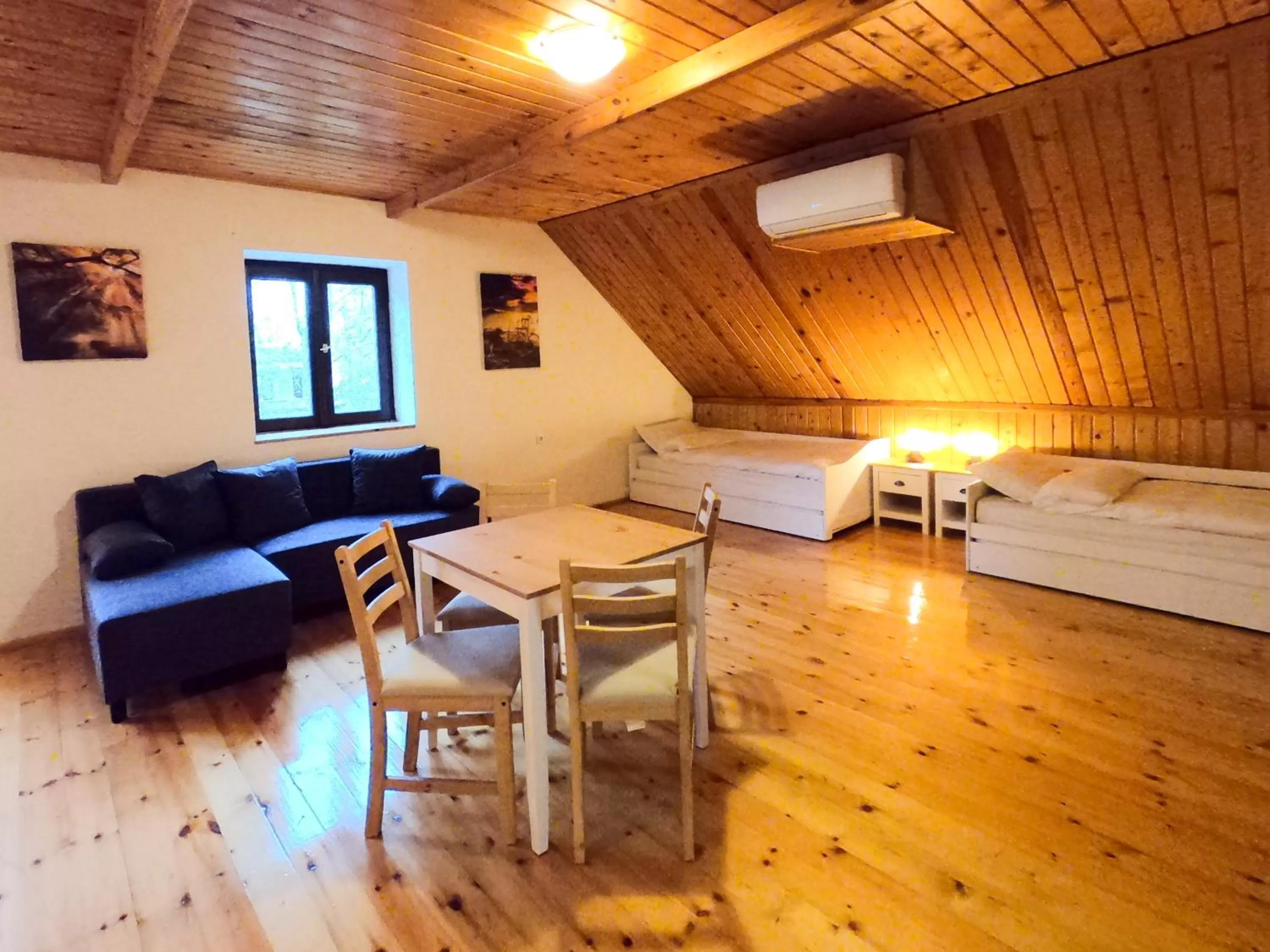 Seating area, Bed in Gosztonyi Villa