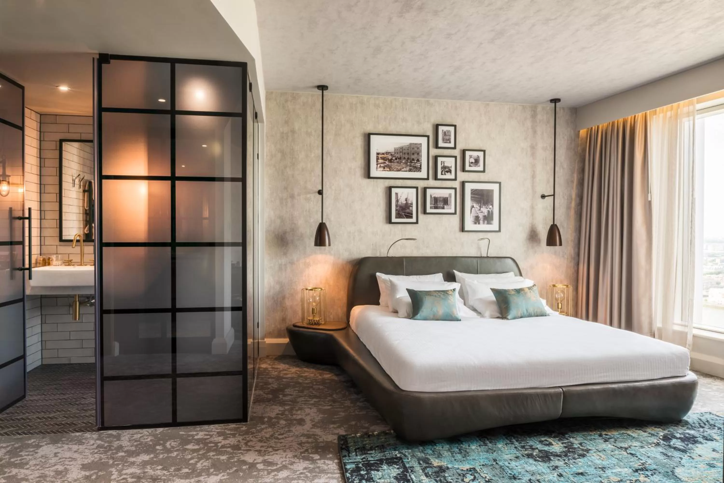 Bedroom, Bed in Novotel London Canary Wharf