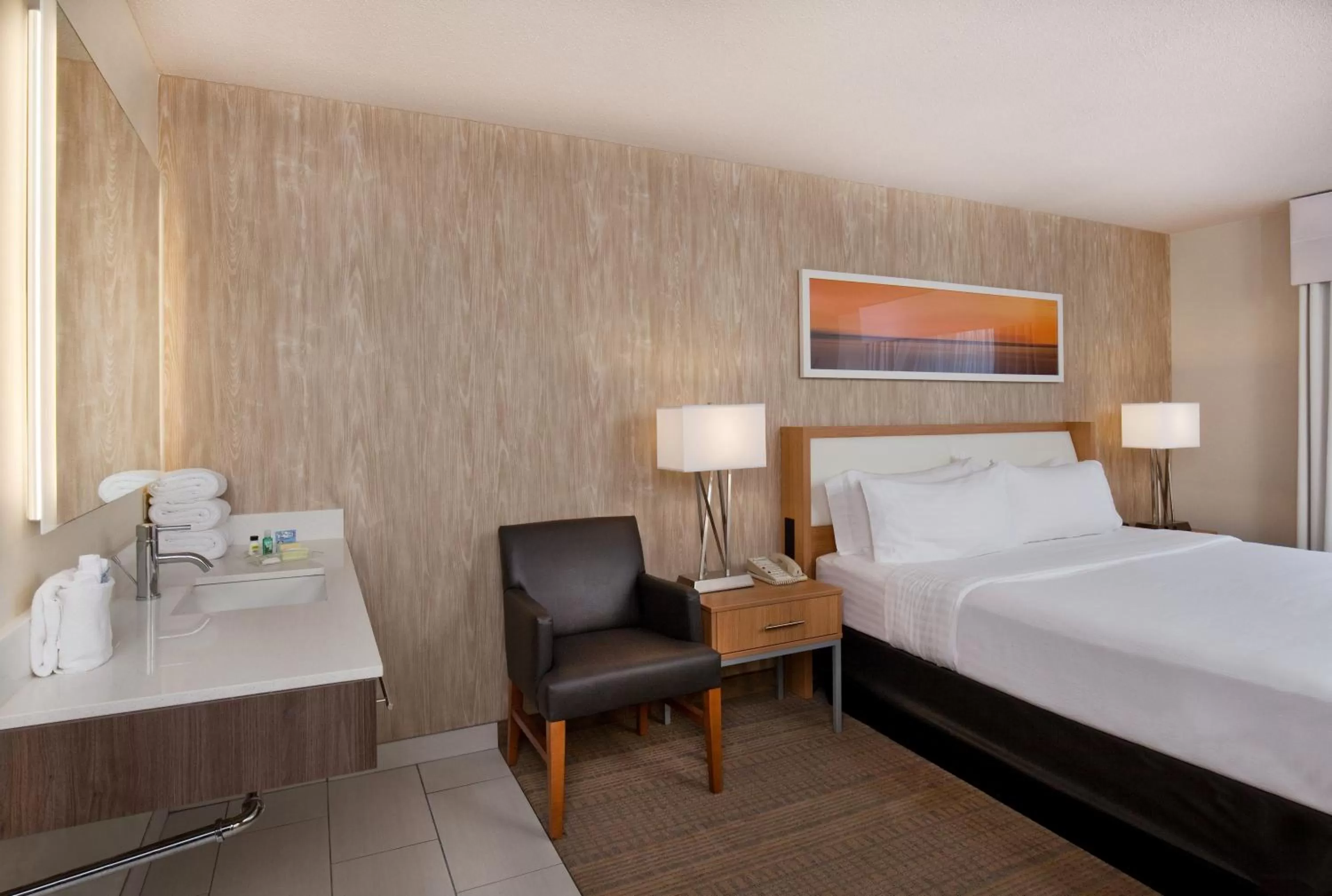 Bed in Holiday Inn Little Rock-Presidential-Downtown by IHG