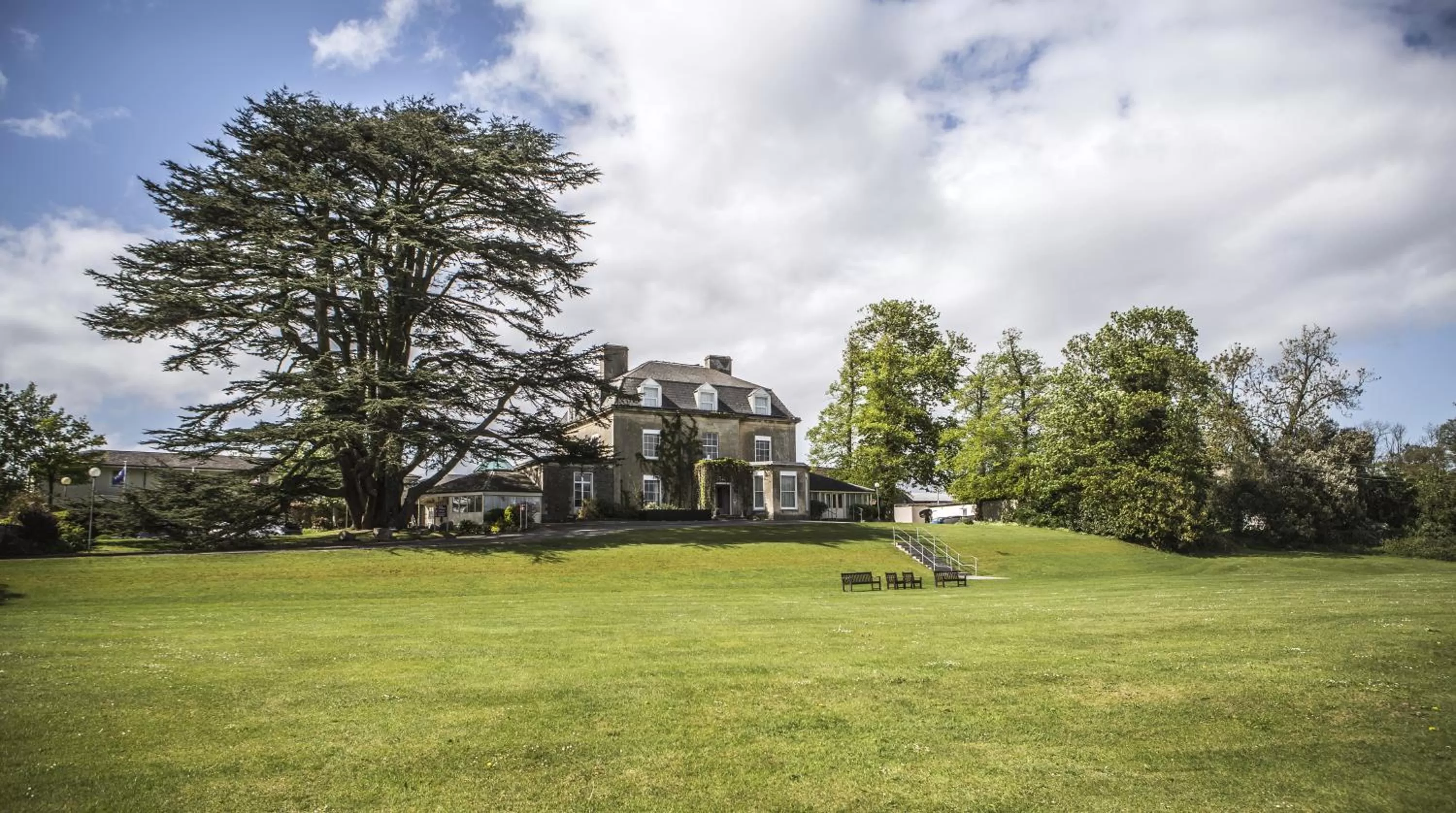 Facade/entrance in Mercure Bristol North The Grange Hotel