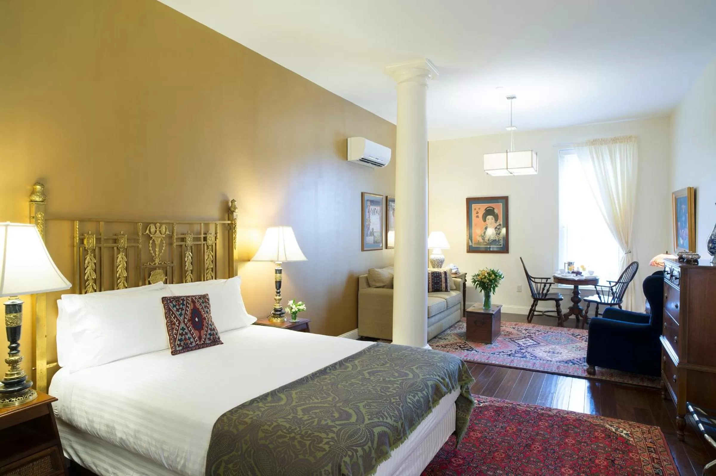 Bedroom, Bed in The Barrington