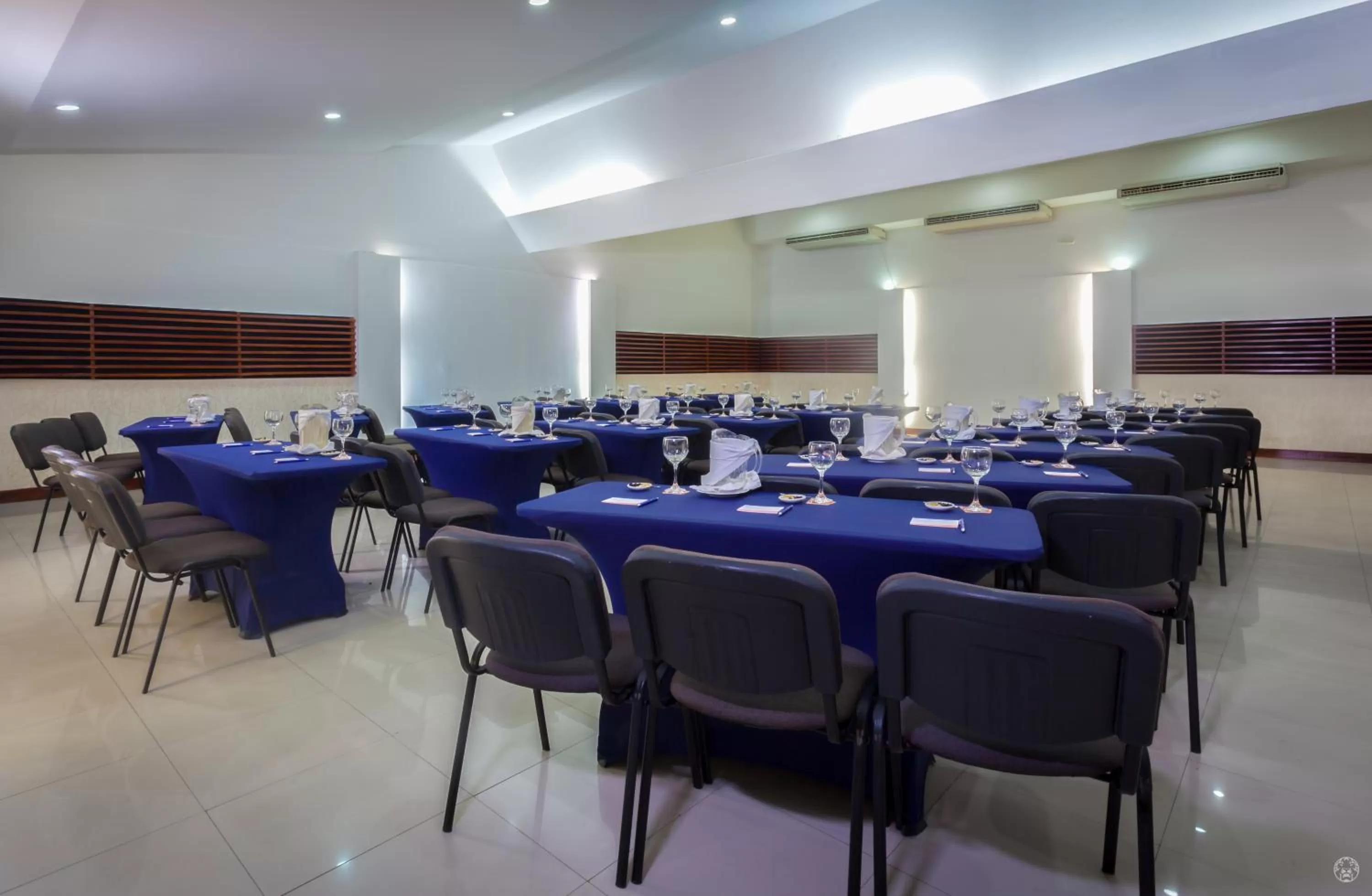 Business facilities in GHL Hotel Club el Puente