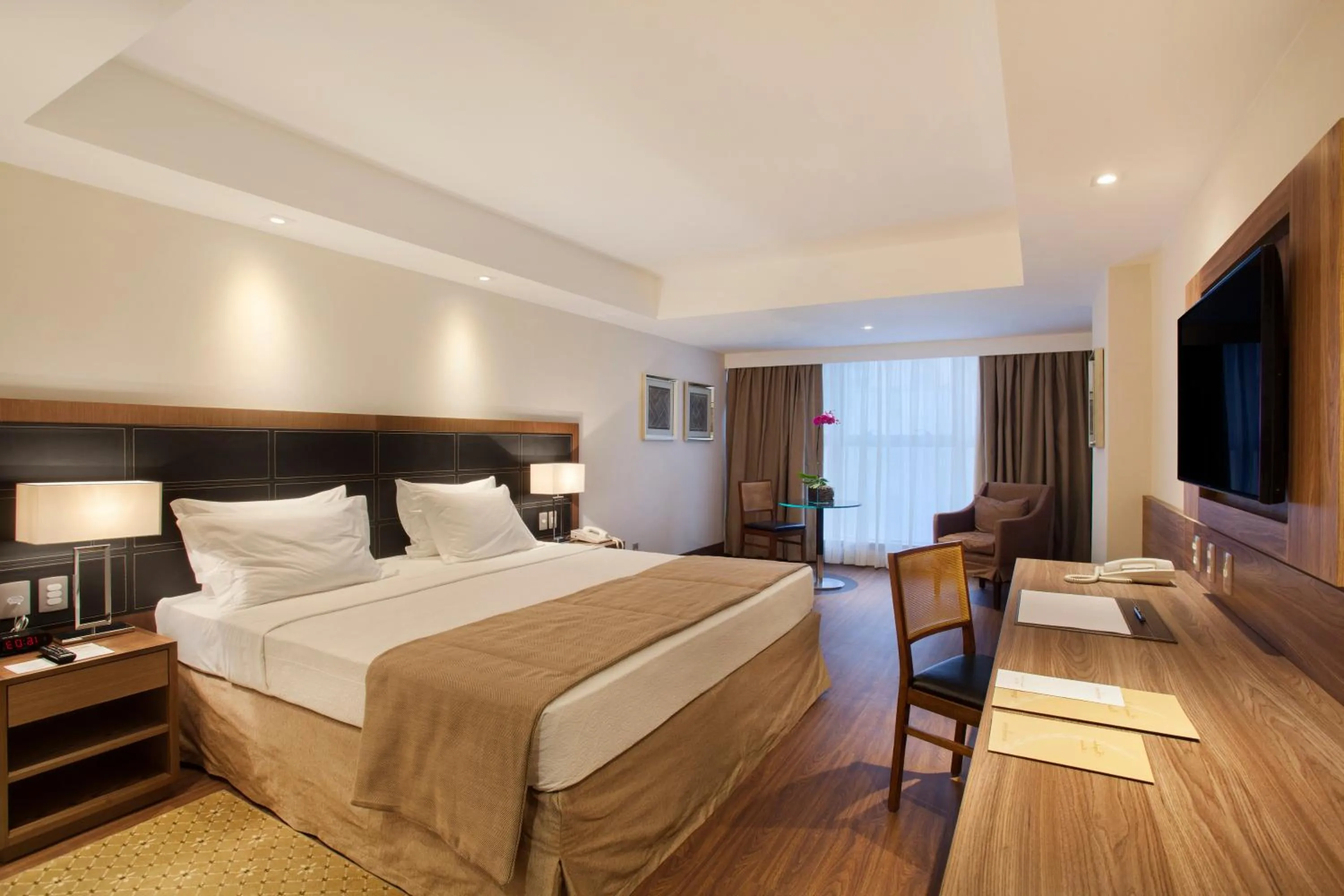 Photo of the whole room, Bed in Windsor Oceanico Hotel