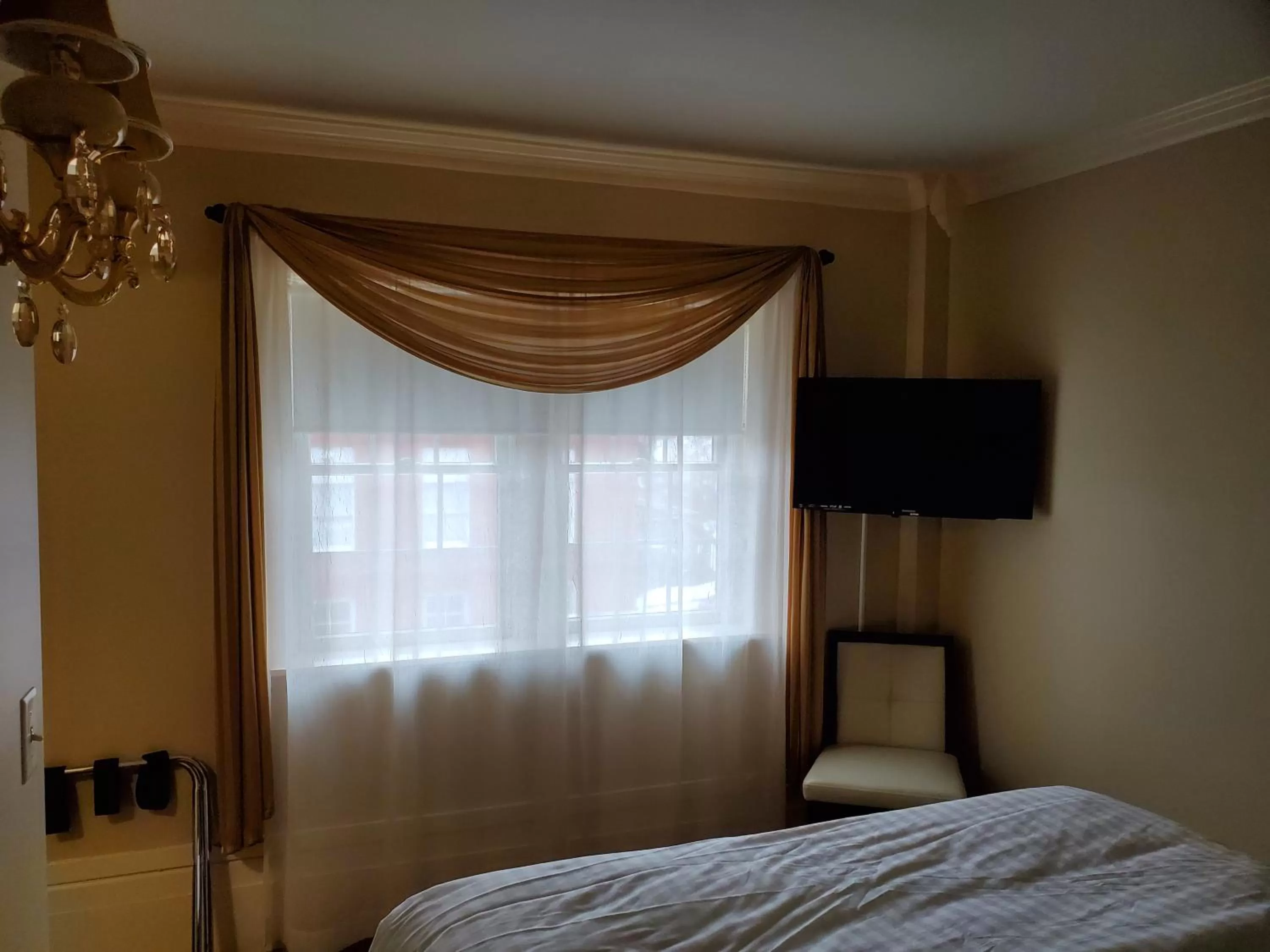 TV and multimedia, Bed in Lowell Inn