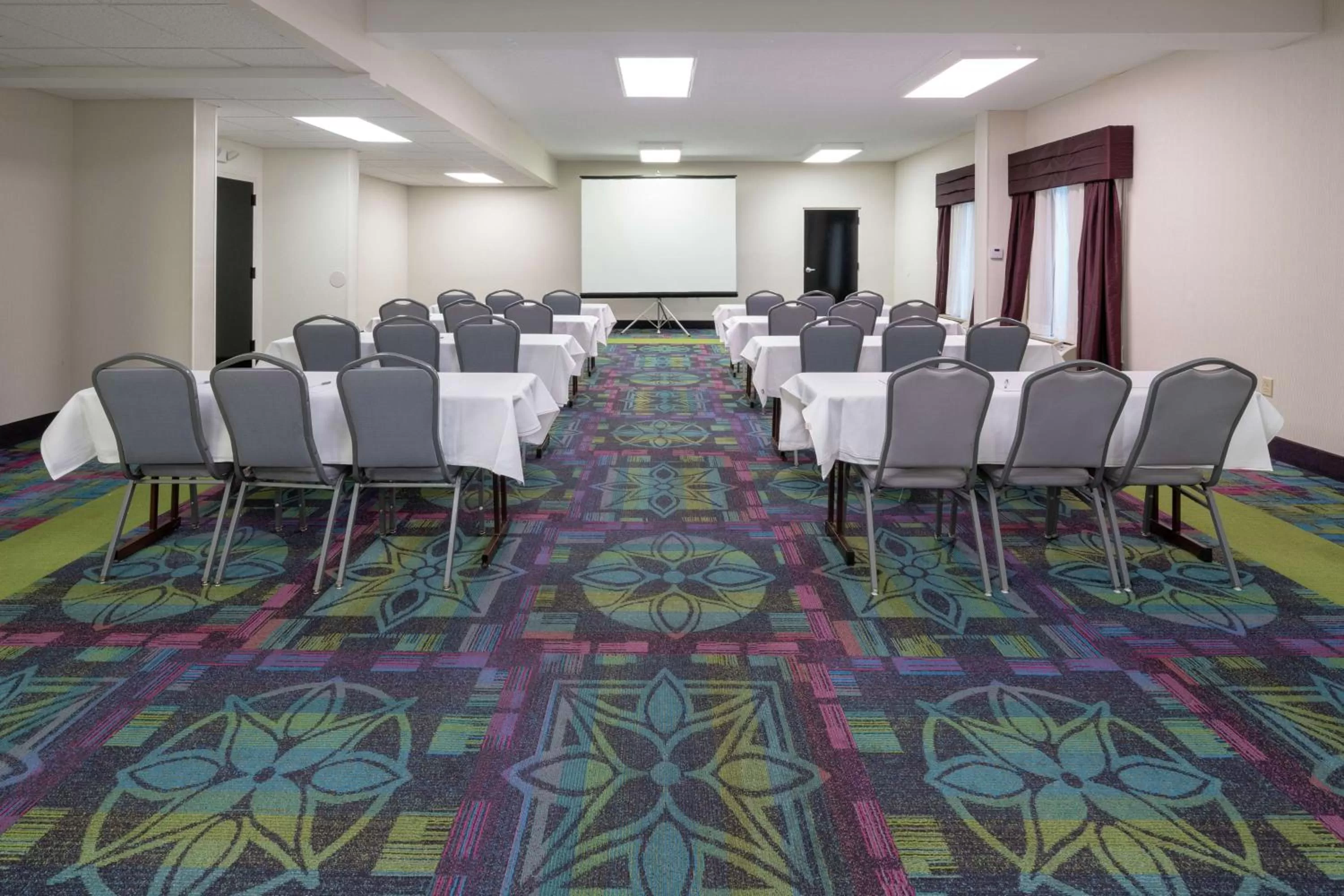 Meeting/conference room in Hampton Inn Hopewell Fort Gregg-Adams