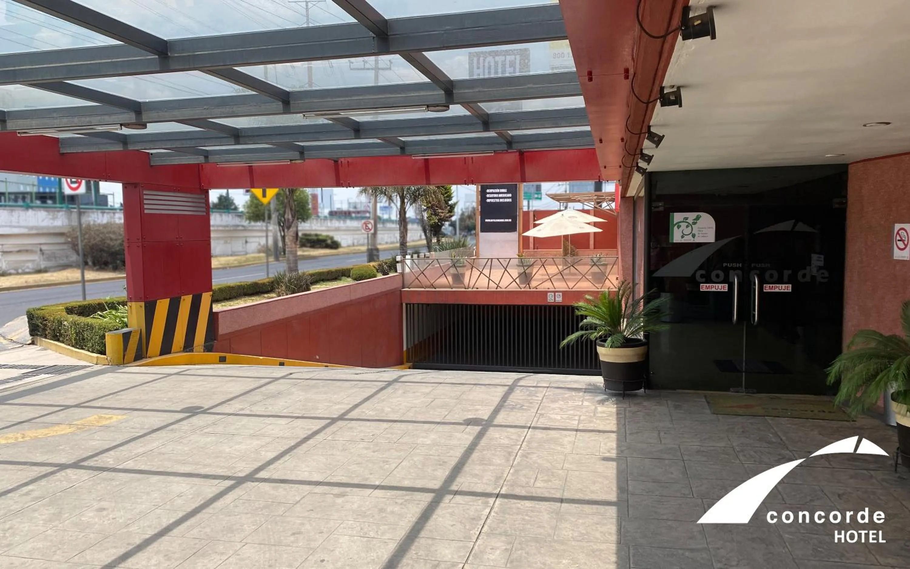 Facade/entrance in Hotel Concorde Toluca