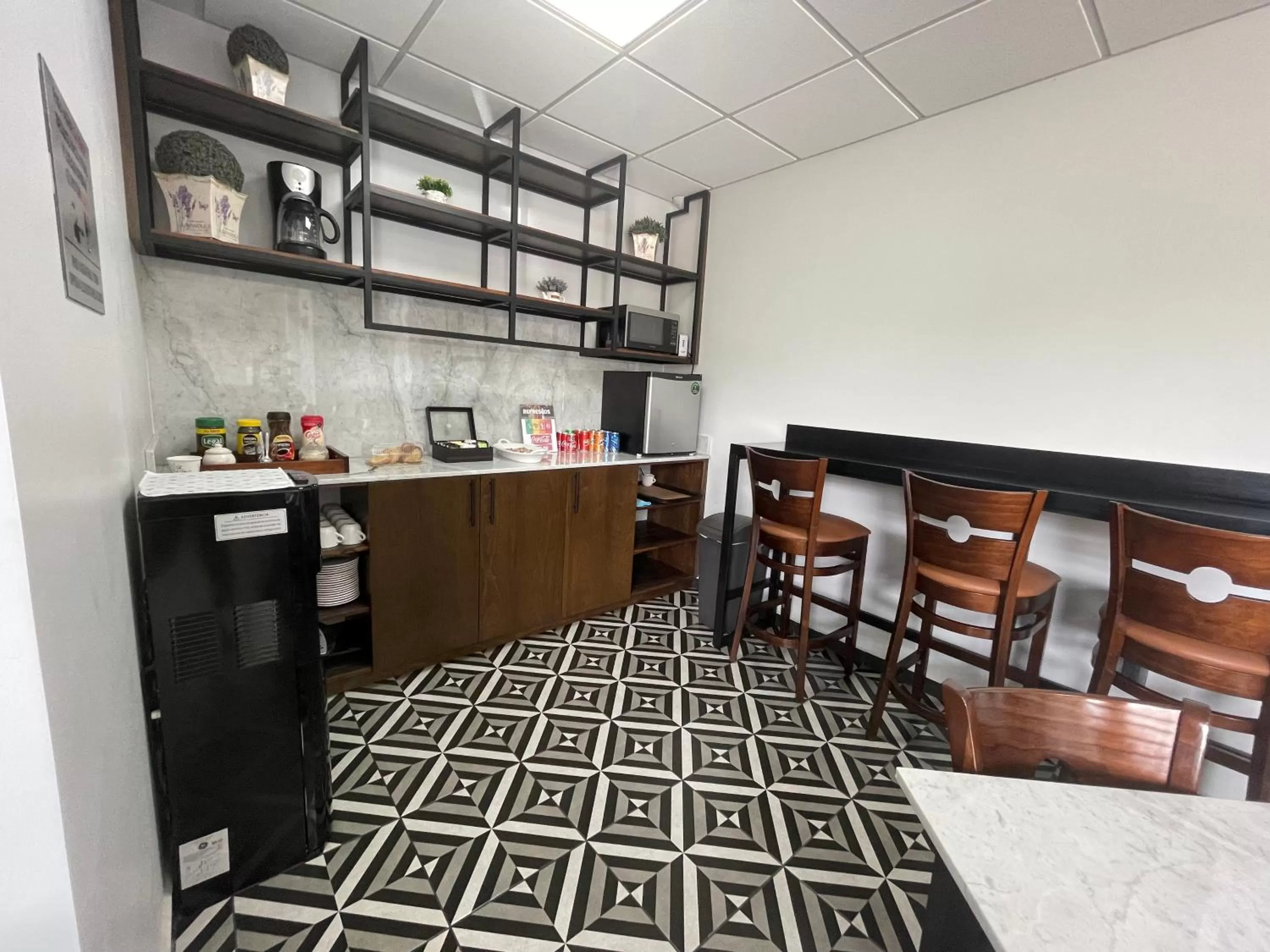 Dining area, Kitchen/Kitchenette in Hotel Esfera Tulancingo