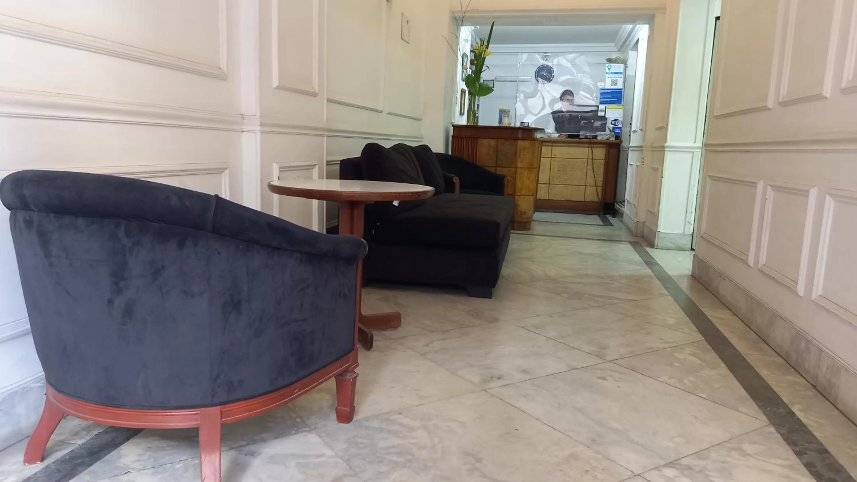 Lobby or reception in King's Hotel