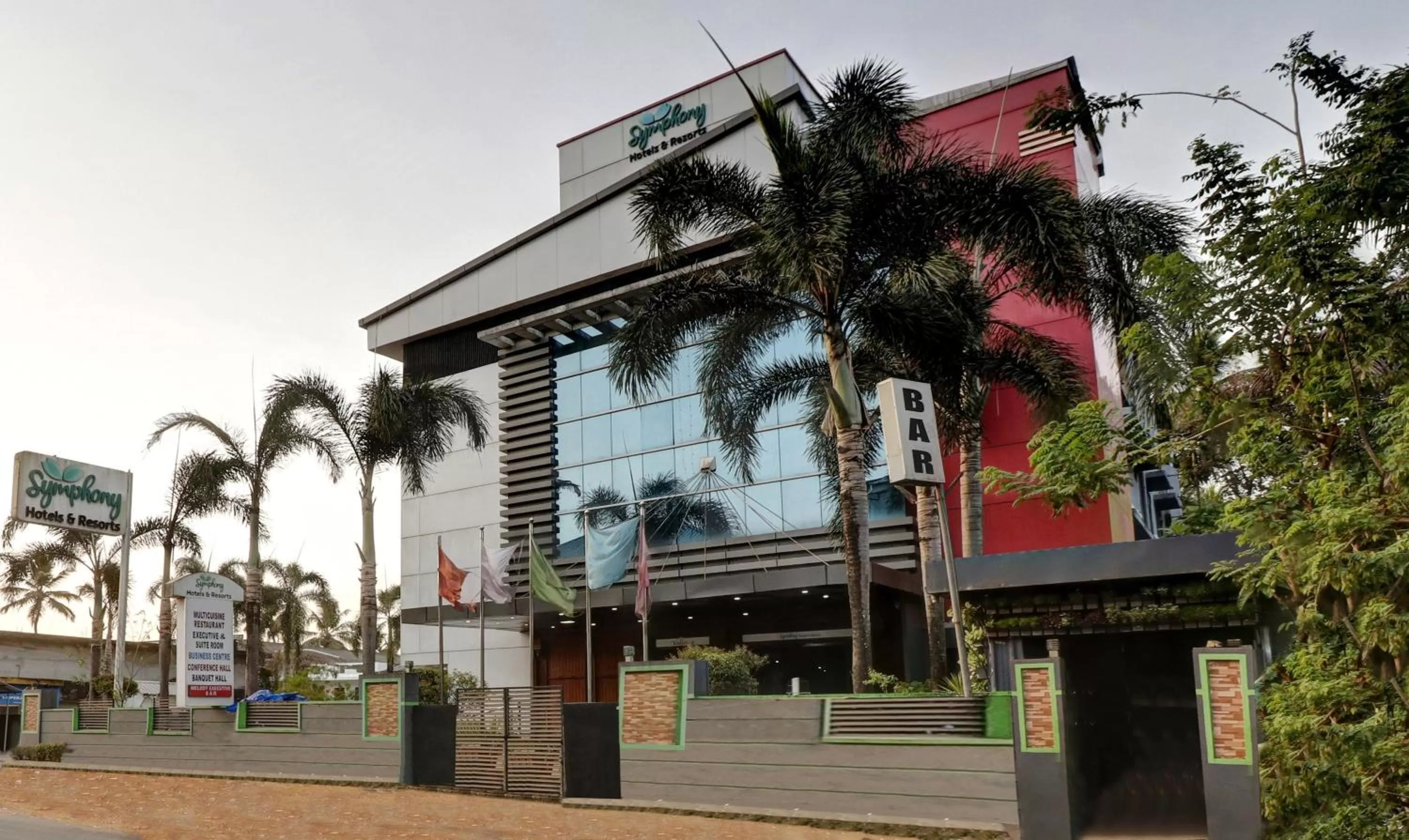 Facade/entrance in Treebo Symphony Hotels And Resorts Angamally