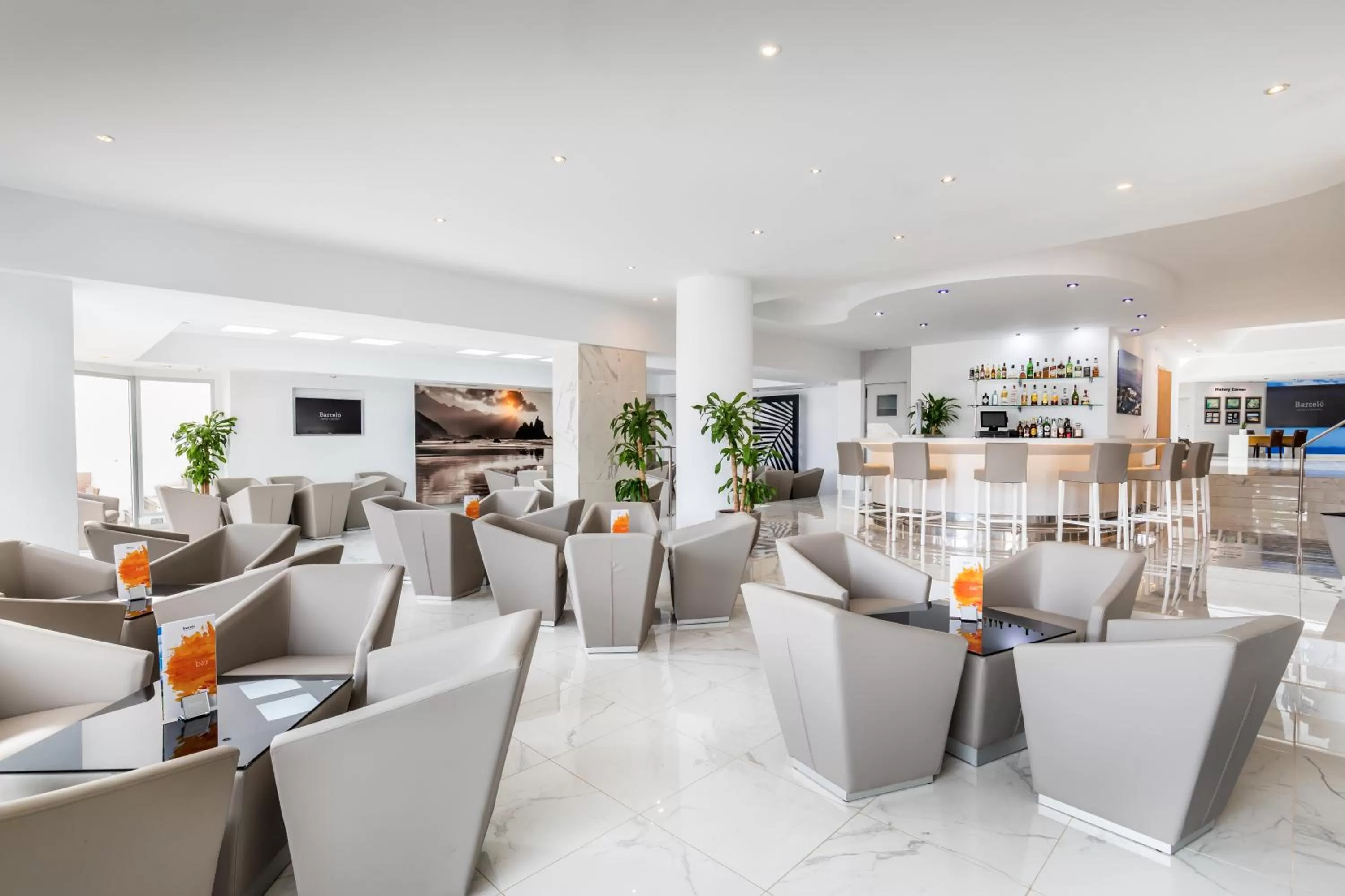 Lounge or bar in Barceló Santiago - Adults Only