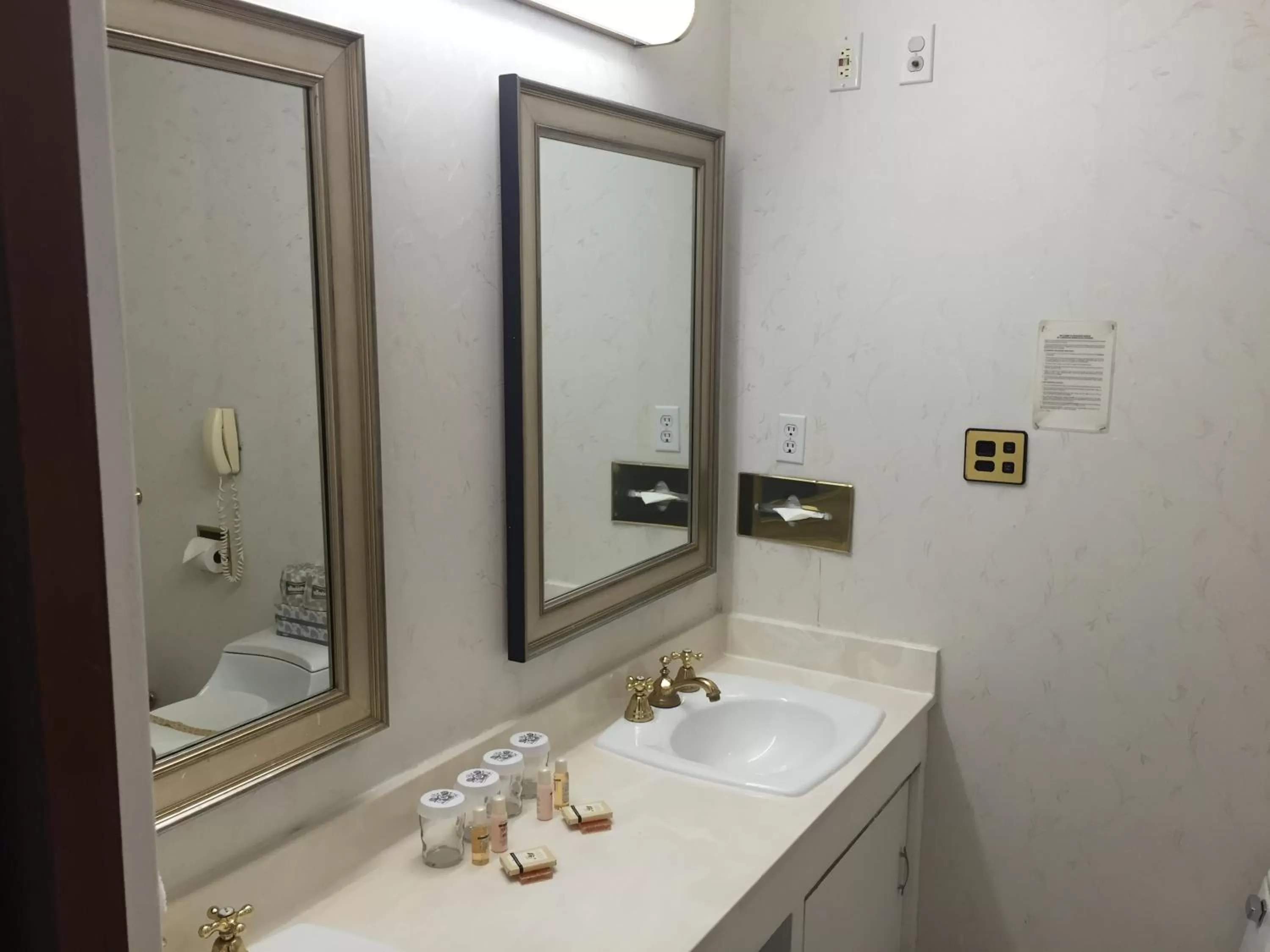 Bathroom in Beresford Arms