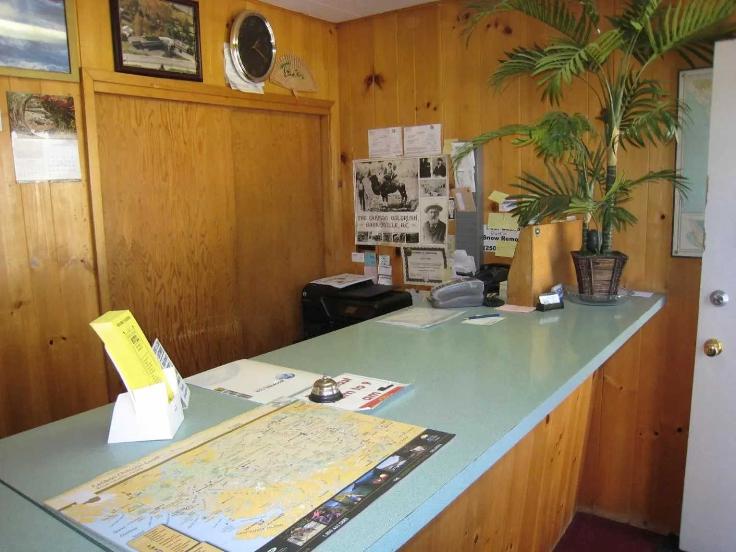 Lobby or reception in Gold Pan Motel