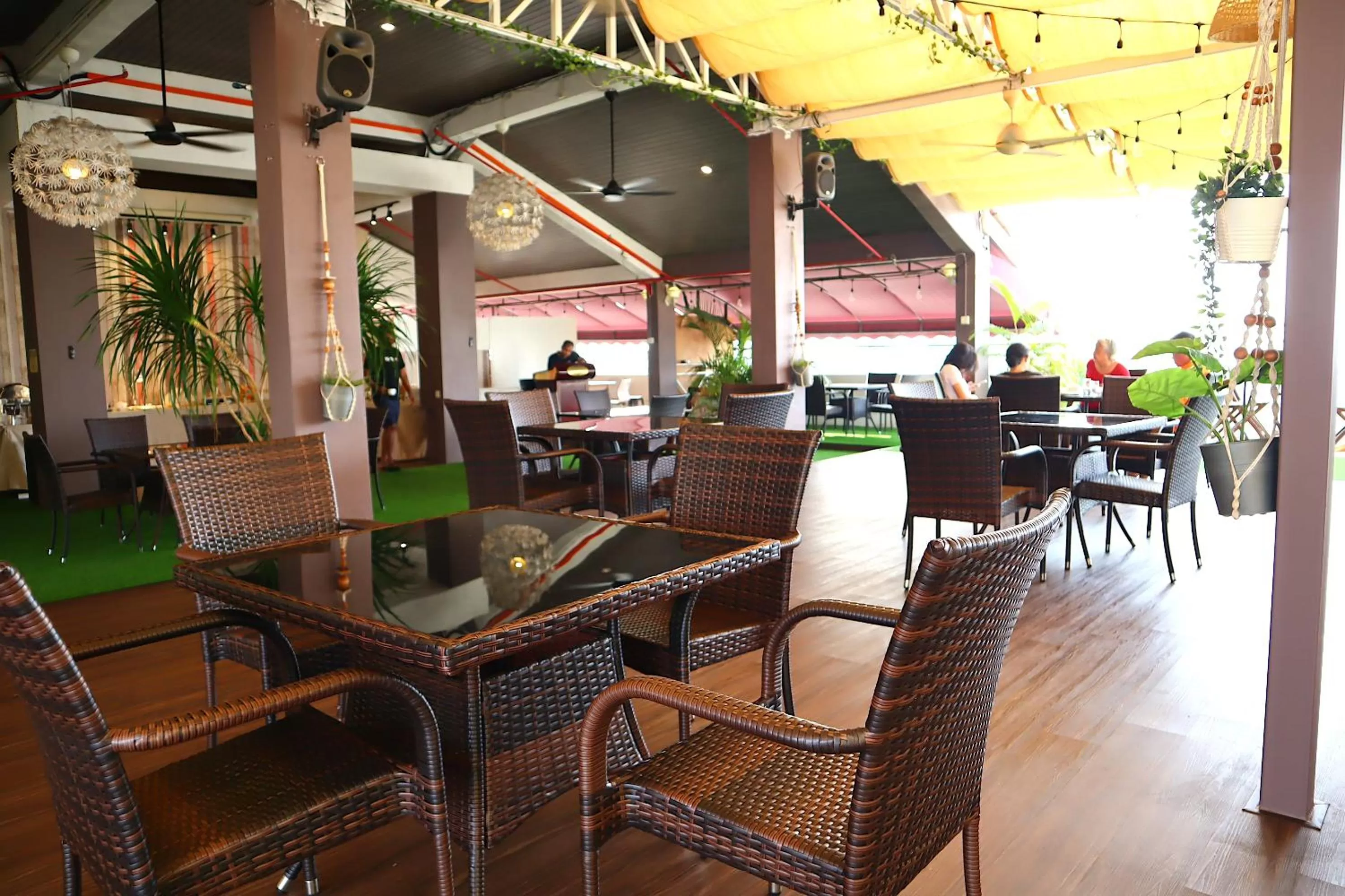 Restaurant/places to eat in Armenian Street Heritage Hotel