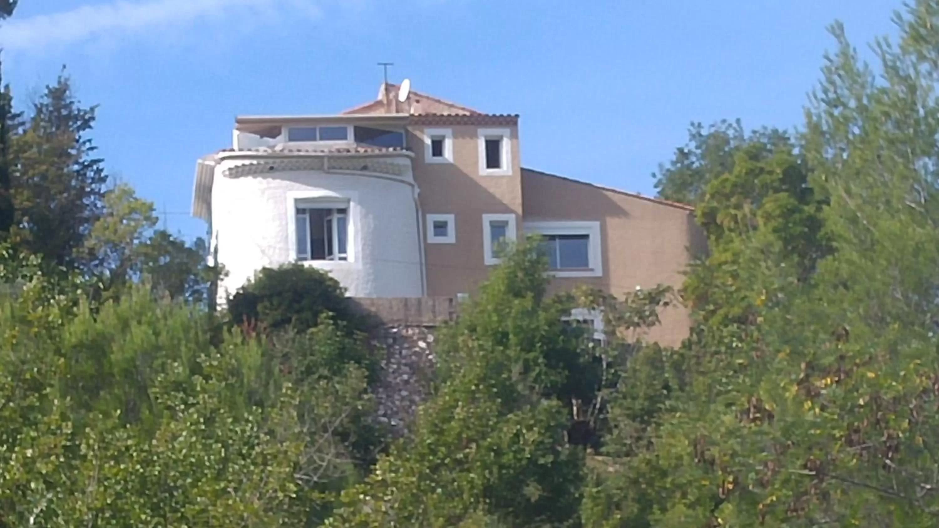 Property building in Le Moulin de Varrians