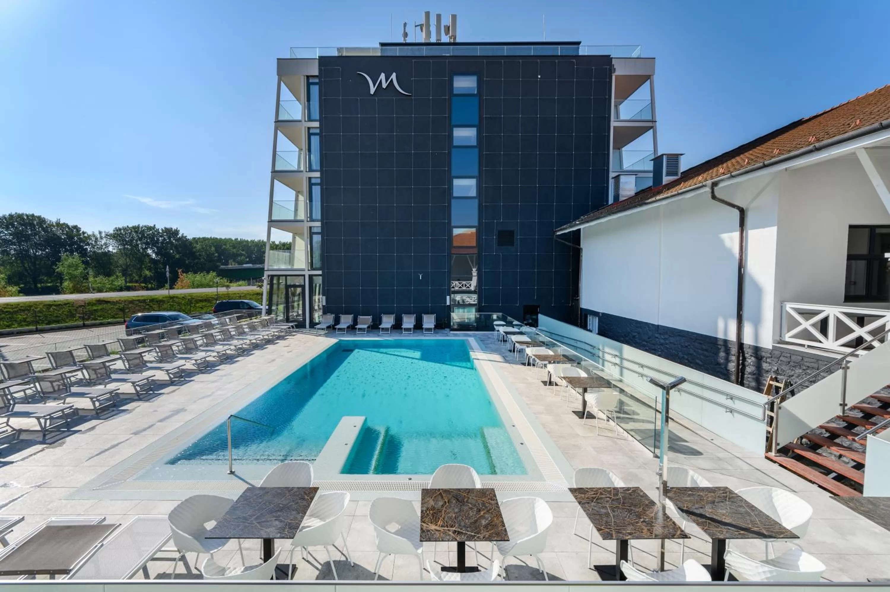 Swimming pool in Mercure Tokaj Center
