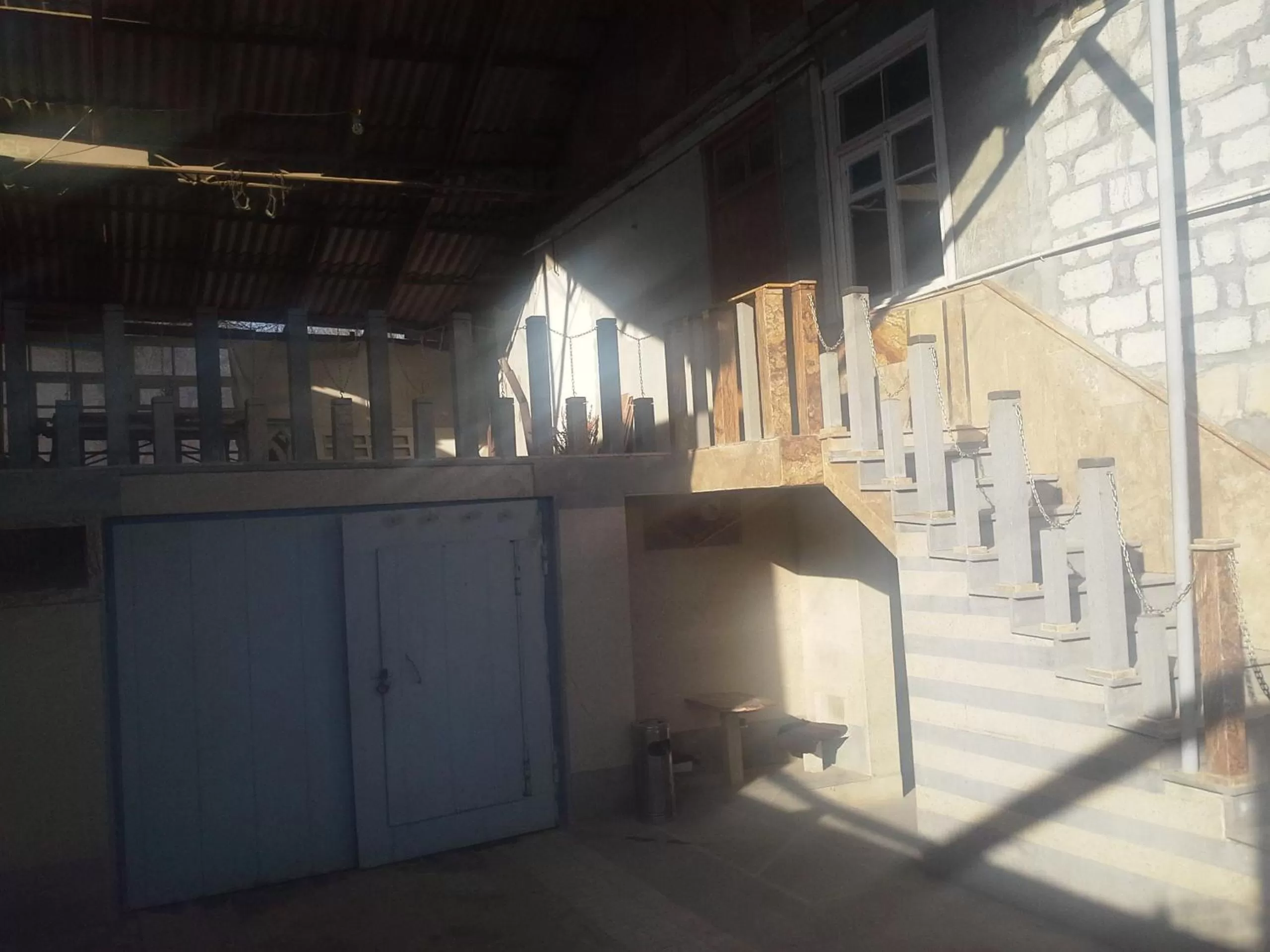 Neighbourhood in Spandaryan House